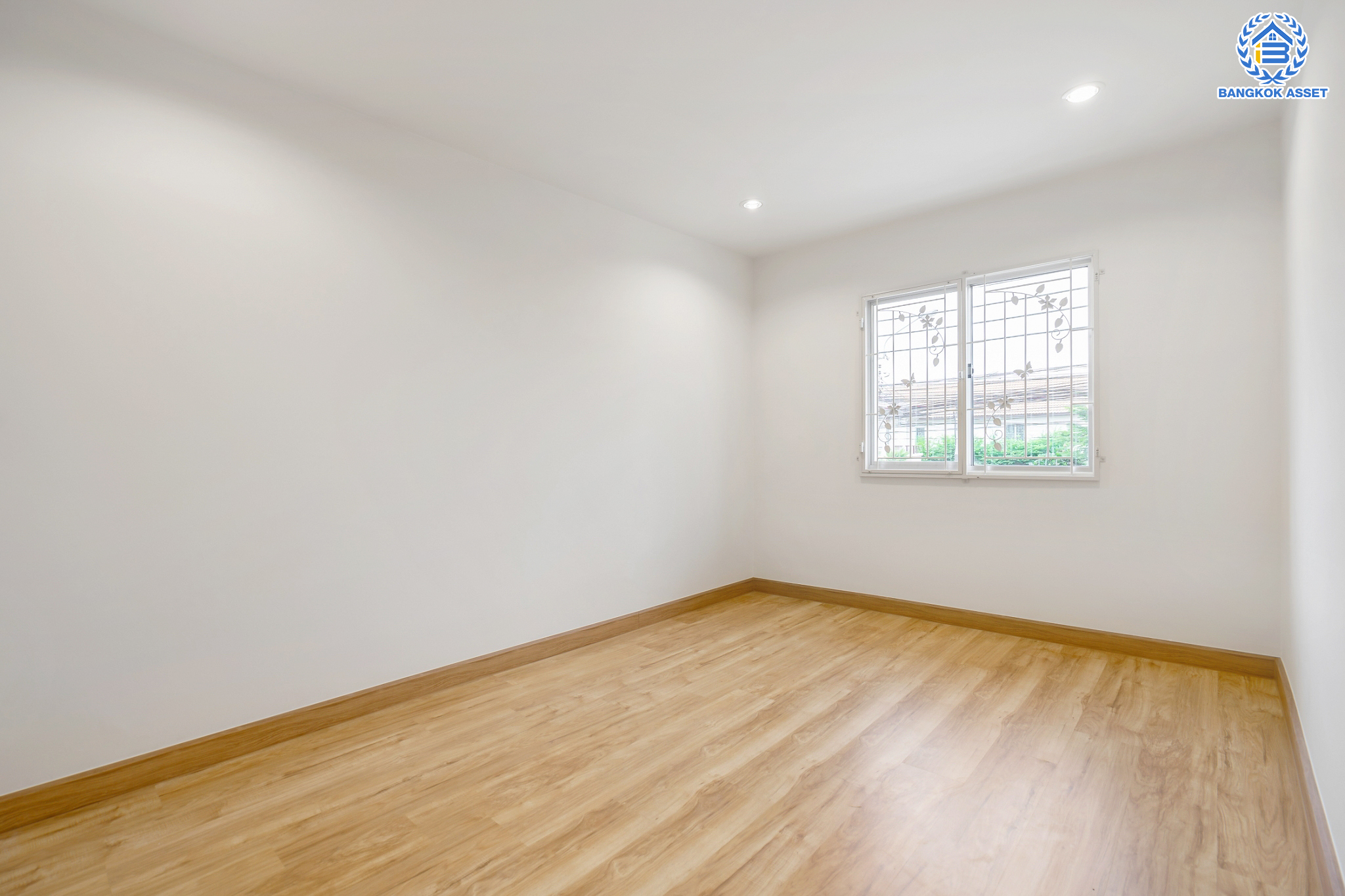 บ้านมือสองตกแต่งใหม่ ม.พฤกษาทาวน์ ติดถนนราชพฤกษ์ ทาวน์เฮ้าส์ #หลังมุม เนื้อที่ 17.2 ตร.ว. ฟังก์ชัน 3 ห้องนอน 2 ห้องน้ำ 1 ที่จอดรถ บนทำเลศักยภาพ ใกล้วงเวียนพระราม5 เชื่อมต่อทั้ง ถ.นครอินทร์ ,ราชพฤกษ์ ,และกาญจนาภิเษก ใกล้เซ็นทรัลเวสต์เกต และรถไฟฟ้า "สถานีบางรักใหญ่"...