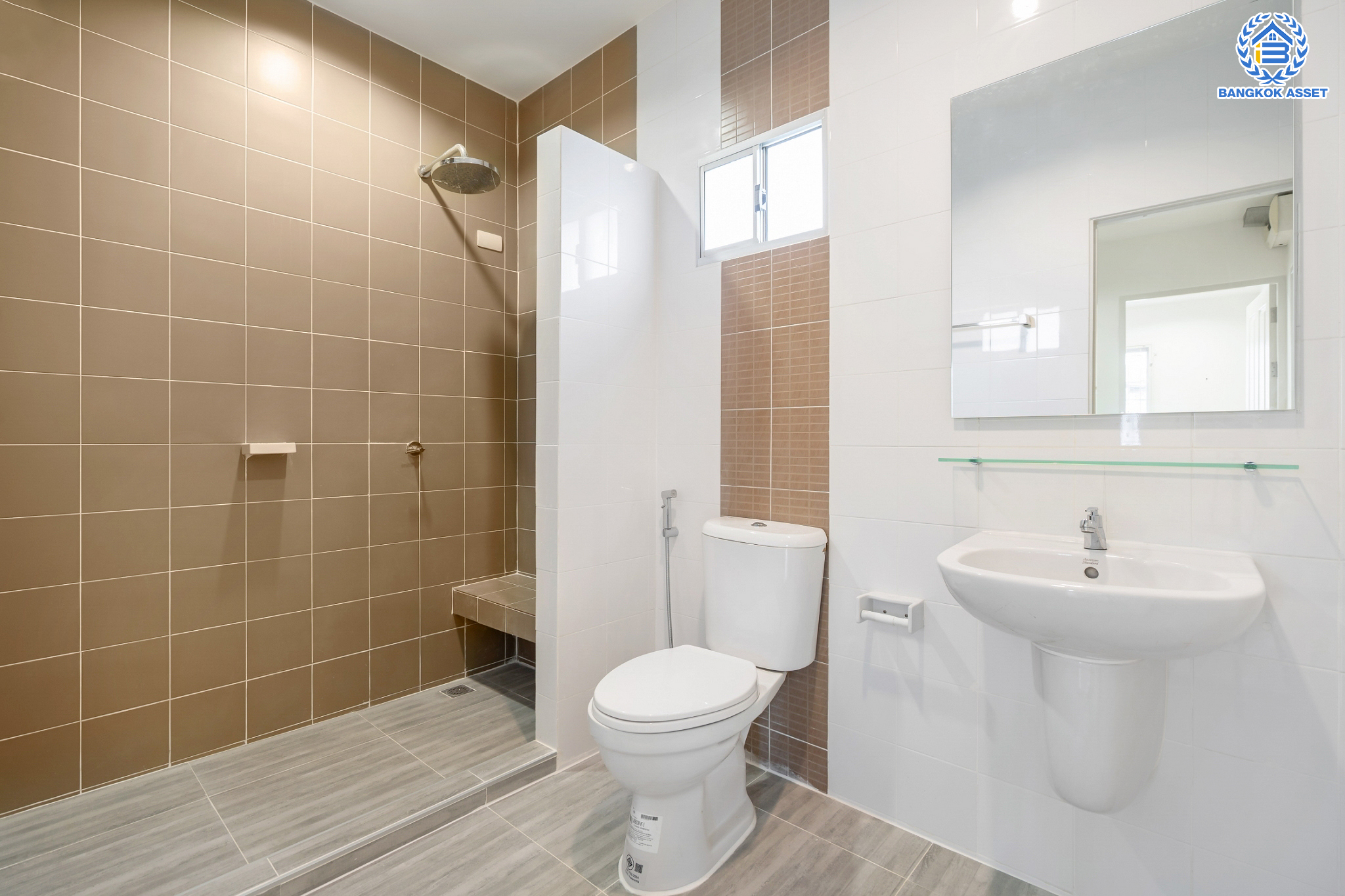 บ้านมือสองตกแต่งใหม่ ม.พฤกษาทาวน์ ติดถนนราชพฤกษ์ ทาวน์เฮ้าส์ #หลังมุม เนื้อที่ 17.2 ตร.ว. ฟังก์ชัน 3 ห้องนอน 2 ห้องน้ำ 1 ที่จอดรถ บนทำเลศักยภาพ ใกล้วงเวียนพระราม5 เชื่อมต่อทั้ง ถ.นครอินทร์ ,ราชพฤกษ์ ,และกาญจนาภิเษก ใกล้เซ็นทรัลเวสต์เกต และรถไฟฟ้า "สถานีบางรักใหญ่"...