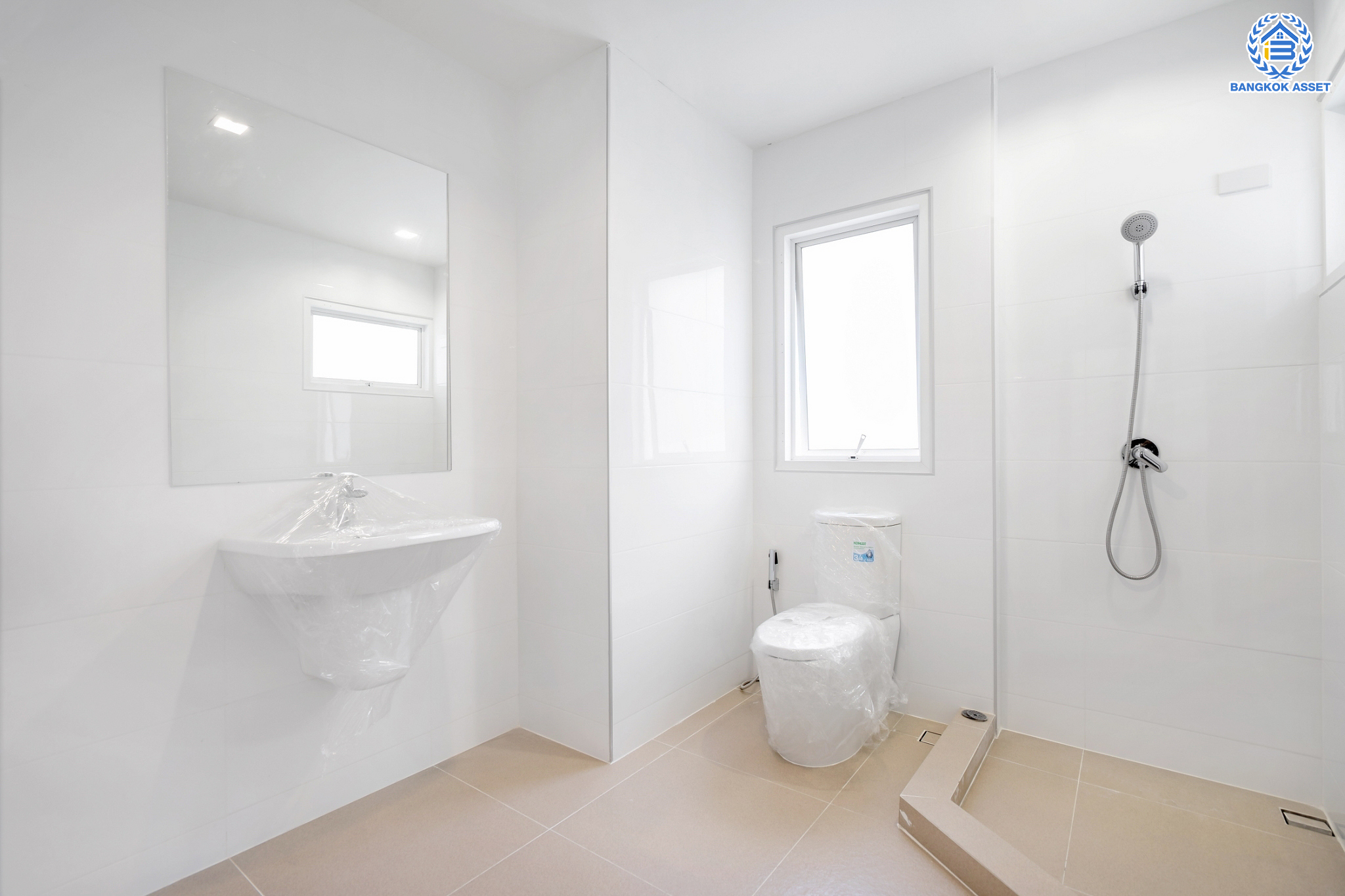 บ้านมือสองตกแต่งใหม่ ม.บางกอกบูเลอวาร์ด ราชพฤกษ์-พระราม5 ดีไซน์สุดหรู เนื้อที่ 69 ตร.ว. บนสังคมคุณภาพ SC Asset* ฟังก์ชันพร้อม 3 ห้องนอน 3 ห้องน้ำ จอดรถได้ 2 คัน บนทำเลติดถนนราชพฤกษ์ ใกล้วงเวียนพระรามห้า ,ทางด่วนศรีรัช และเพียง 10 ถึงรถไฟฟ้า "สถานีบางรักใหญ่"...