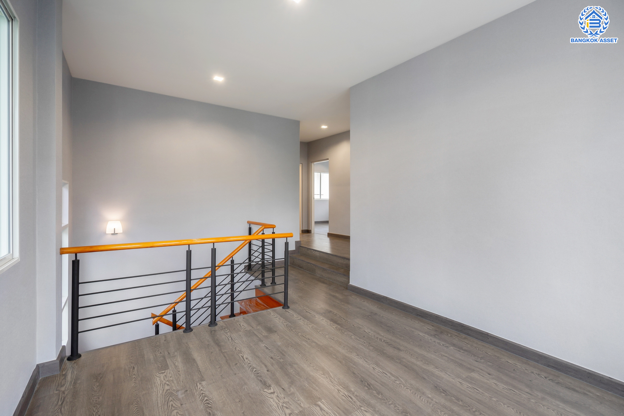 บ้านมือสองตกแต่งใหม่ ม.บางกอกบูเลอวาร์ด ราชพฤกษ์-พระราม5 ดีไซน์สุดหรู เนื้อที่ 69 ตร.ว. บนสังคมคุณภาพ SC Asset* ฟังก์ชันพร้อม 3 ห้องนอน 3 ห้องน้ำ จอดรถได้ 2 คัน บนทำเลติดถนนราชพฤกษ์ ใกล้วงเวียนพระรามห้า ,ทางด่วนศรีรัช และเพียง 10 ถึงรถไฟฟ้า "สถานีบางรักใหญ่"...