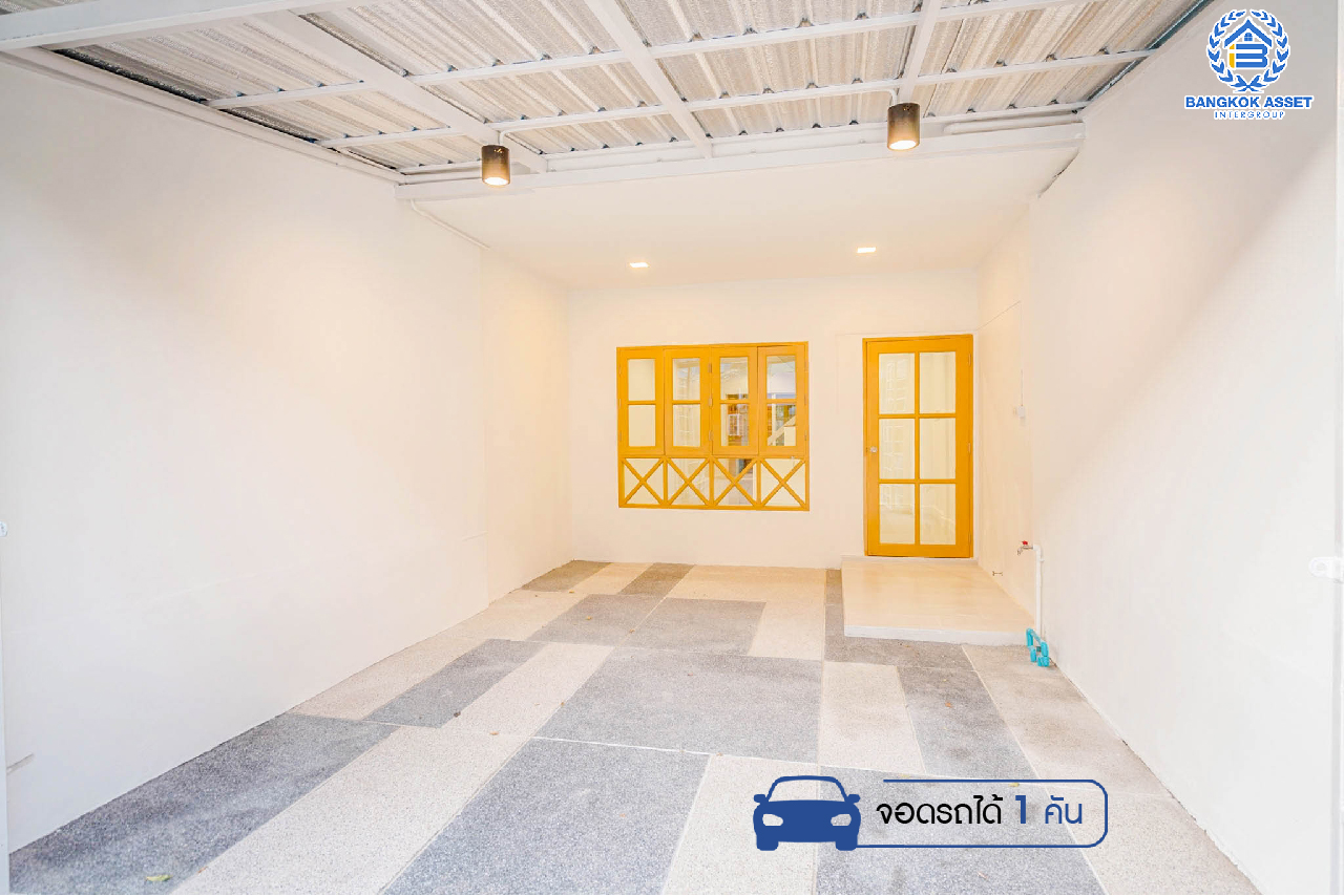 บ้านมือสองตกแต่งใหม่ ม.ดิเอมเมอรัลด์พาร์ค2 บางกรวย-ไทรน้อย เนื้อที่ 17 ตร.ว. ฟังก์ชัน 2 ห้องนอนใหญ่ 2 ห้องน้ำ 1 ที่จอดรถ บนทำเลศักยภาพ เชื่อมสู่ถนนชัยพฤกษ์ เพียง 5 นาที ใกล้เซ็นทรัลเวสต์เกต และรถไฟฟ้าสายสีม่วง "สถานีบางพลู"