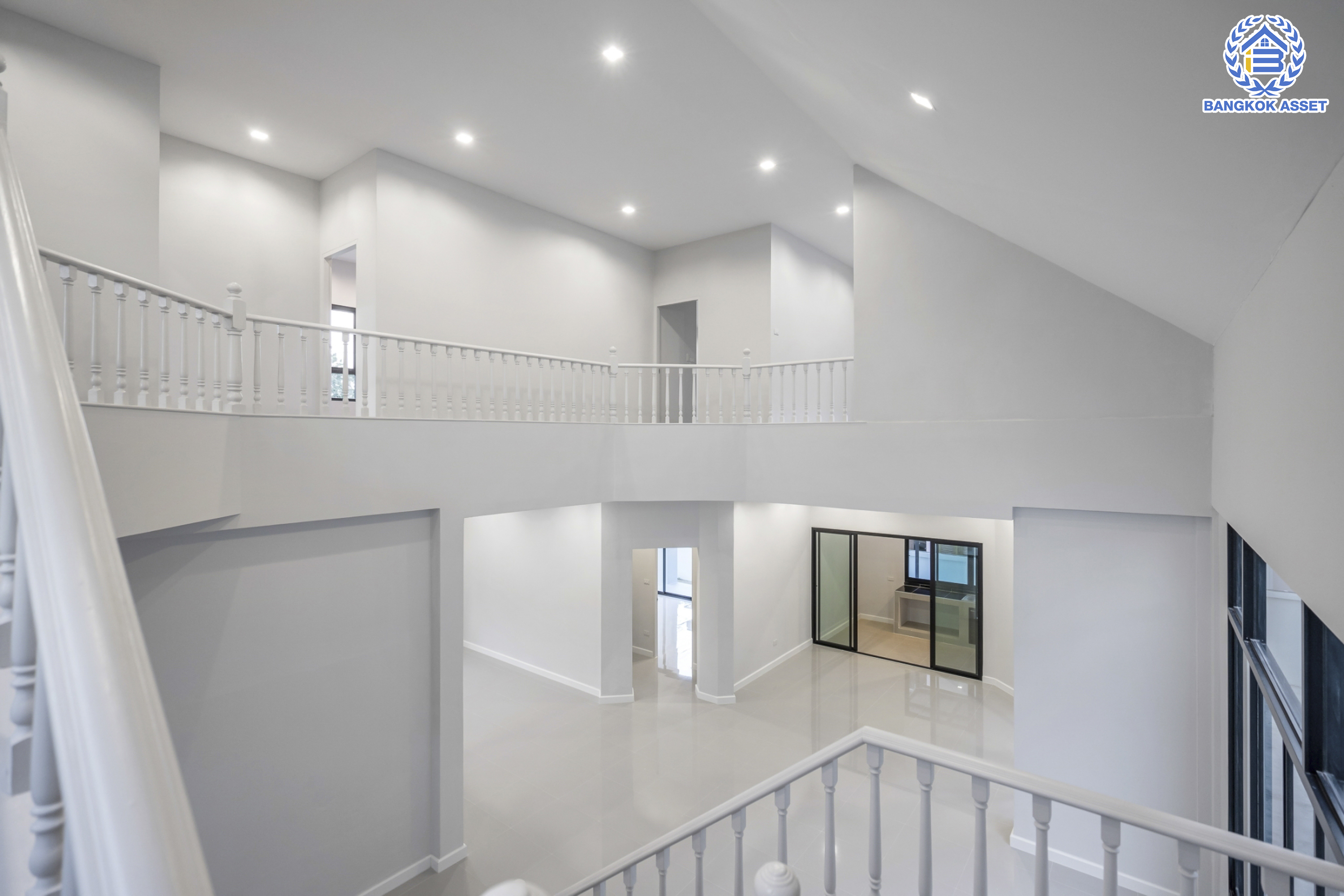 บ้านมือสองตกแต่งใหม่ หลังใหญ่! เนื้อที่ 84 ตร.ว. ม.โชคชัยปัญจทรัพย์44 ปิ่นเกล้า-บรมราชชนนี หลังมุม พื้นที่ใช้สอยมากกว่า 300 ตร.ม. ฟังก์ชันจัดเต็ม 4 ห้องนอน 3 ห้องน้ำ จอดรถได้ 2 คัน ตอบโจทย์ทุกการเดินทาง บนทำเลศักยภาพ ติดถนนบรมราชชนนี เชื่อมต่อทางคู่ขนานลอยฟ้า ใกล้ ม.มหิดล และเซ็นทรัลศาลายา...