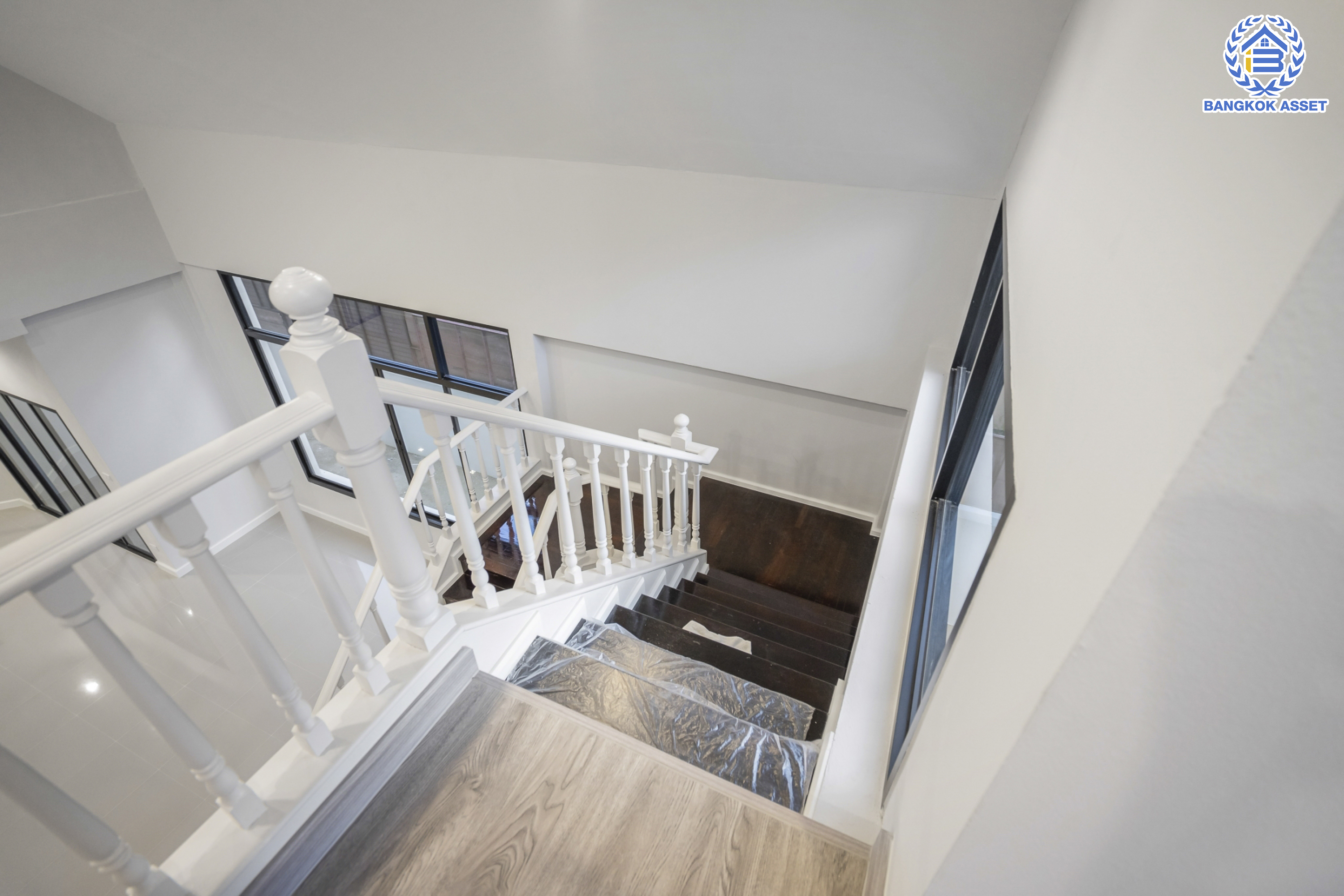 บ้านมือสองตกแต่งใหม่ หลังใหญ่! เนื้อที่ 84 ตร.ว. ม.โชคชัยปัญจทรัพย์44 ปิ่นเกล้า-บรมราชชนนี หลังมุม พื้นที่ใช้สอยมากกว่า 300 ตร.ม. ฟังก์ชันจัดเต็ม 4 ห้องนอน 3 ห้องน้ำ จอดรถได้ 2 คัน ตอบโจทย์ทุกการเดินทาง บนทำเลศักยภาพ ติดถนนบรมราชชนนี เชื่อมต่อทางคู่ขนานลอยฟ้า ใกล้ ม.มหิดล และเซ็นทรัลศาลายา...