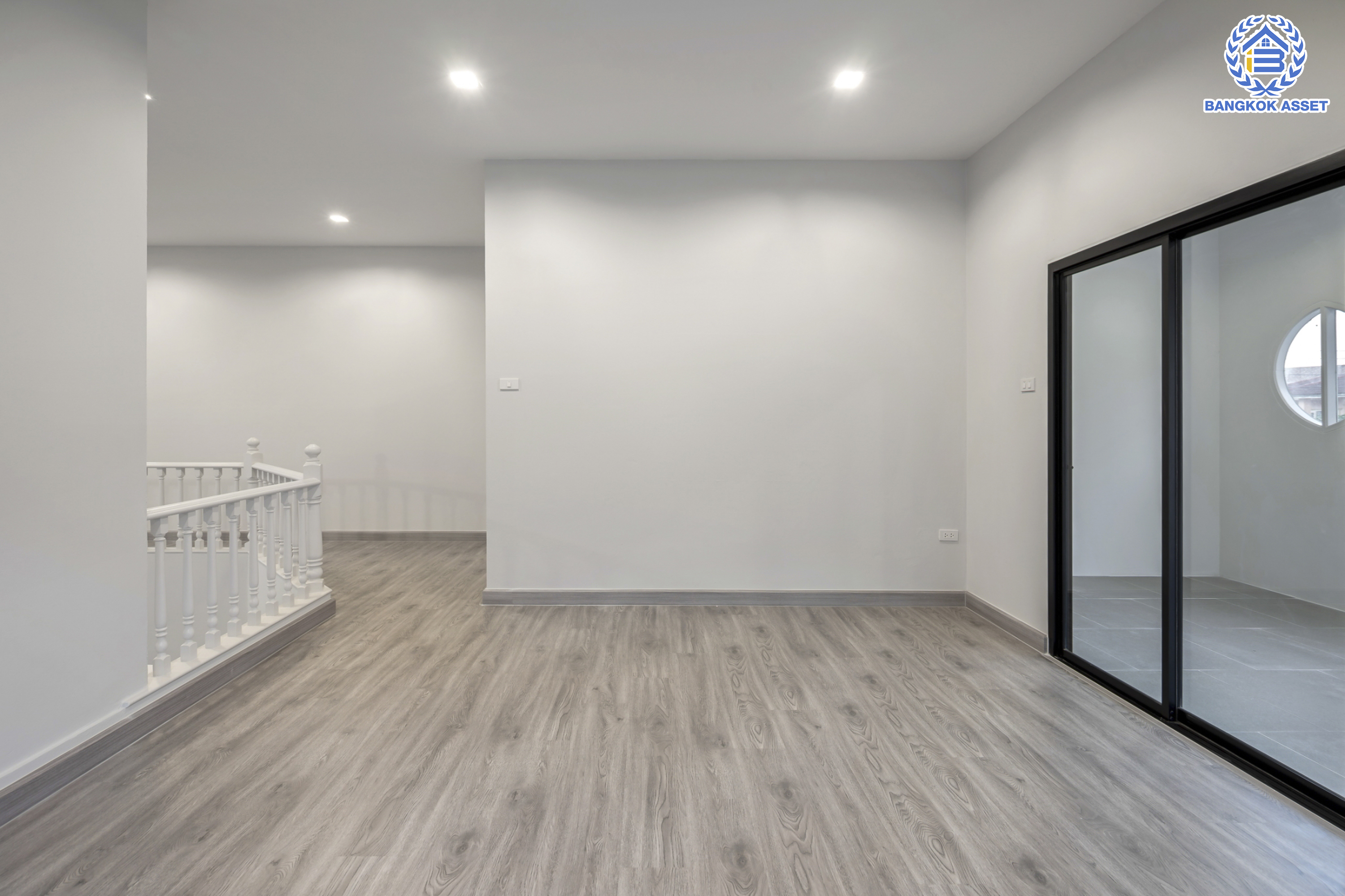 บ้านมือสองตกแต่งใหม่ หลังใหญ่! เนื้อที่ 84 ตร.ว. ม.โชคชัยปัญจทรัพย์44 ปิ่นเกล้า-บรมราชชนนี หลังมุม พื้นที่ใช้สอยมากกว่า 300 ตร.ม. ฟังก์ชันจัดเต็ม 4 ห้องนอน 3 ห้องน้ำ จอดรถได้ 2 คัน ตอบโจทย์ทุกการเดินทาง บนทำเลศักยภาพ ติดถนนบรมราชชนนี เชื่อมต่อทางคู่ขนานลอยฟ้า ใกล้ ม.มหิดล และเซ็นทรัลศาลายา...