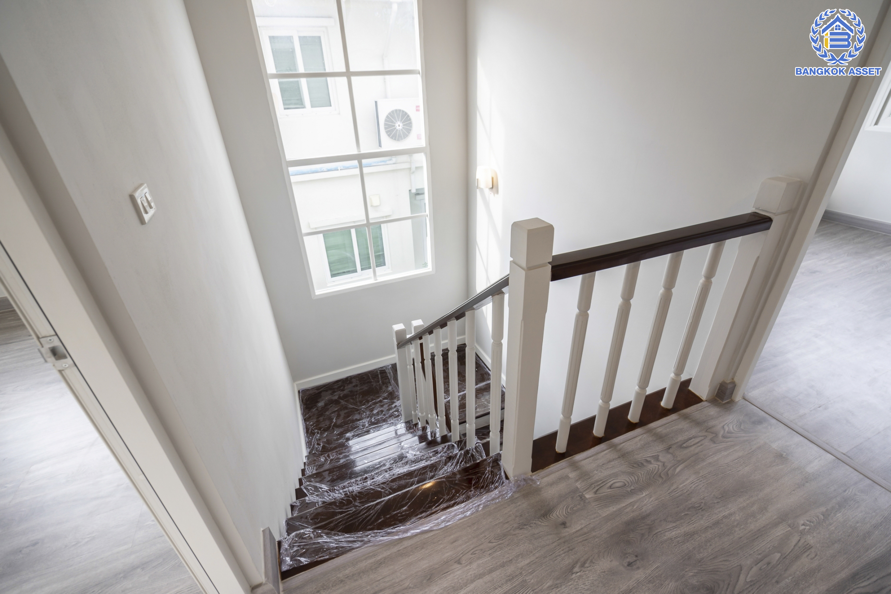 บ้านมือสองตกแต่งใหม่ ม.คาซ่าวิลล์ ราชพฤกษ์-รัตนาธิเบศร์1 (Q.House) หลังมุม ดีไซน์ Modern เนื้อที่ 66 ตร.ว. ฟังก์ชัน 3 ห้องนอน 3 ห้องน้ำ จอดรถได้ถึง 4 คัน บนทำเลศักยภาพ ติดถนนราชพฤกษ์ ใกล้เซ็นทรัลเวสต์เกต และรถไฟฟ้า "สถานีบางรักน้อยท่าอิฐ"...