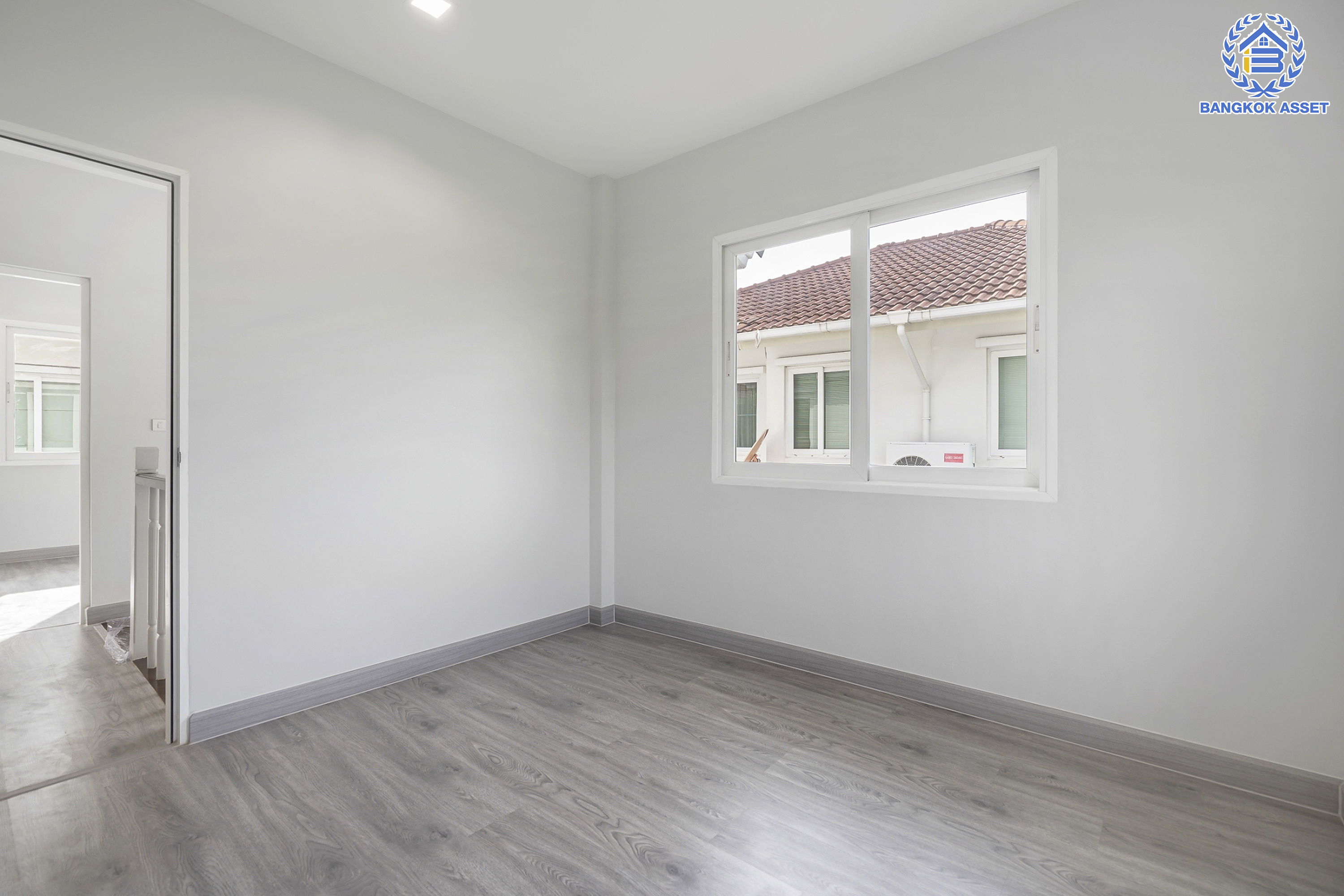 บ้านมือสองตกแต่งใหม่ ม.คาซ่าวิลล์ ราชพฤกษ์-รัตนาธิเบศร์1 (Q.House) หลังมุม ดีไซน์ Modern เนื้อที่ 66 ตร.ว. ฟังก์ชัน 3 ห้องนอน 3 ห้องน้ำ จอดรถได้ถึง 4 คัน บนทำเลศักยภาพ ติดถนนราชพฤกษ์ ใกล้เซ็นทรัลเวสต์เกต และรถไฟฟ้า "สถานีบางรักน้อยท่าอิฐ"...