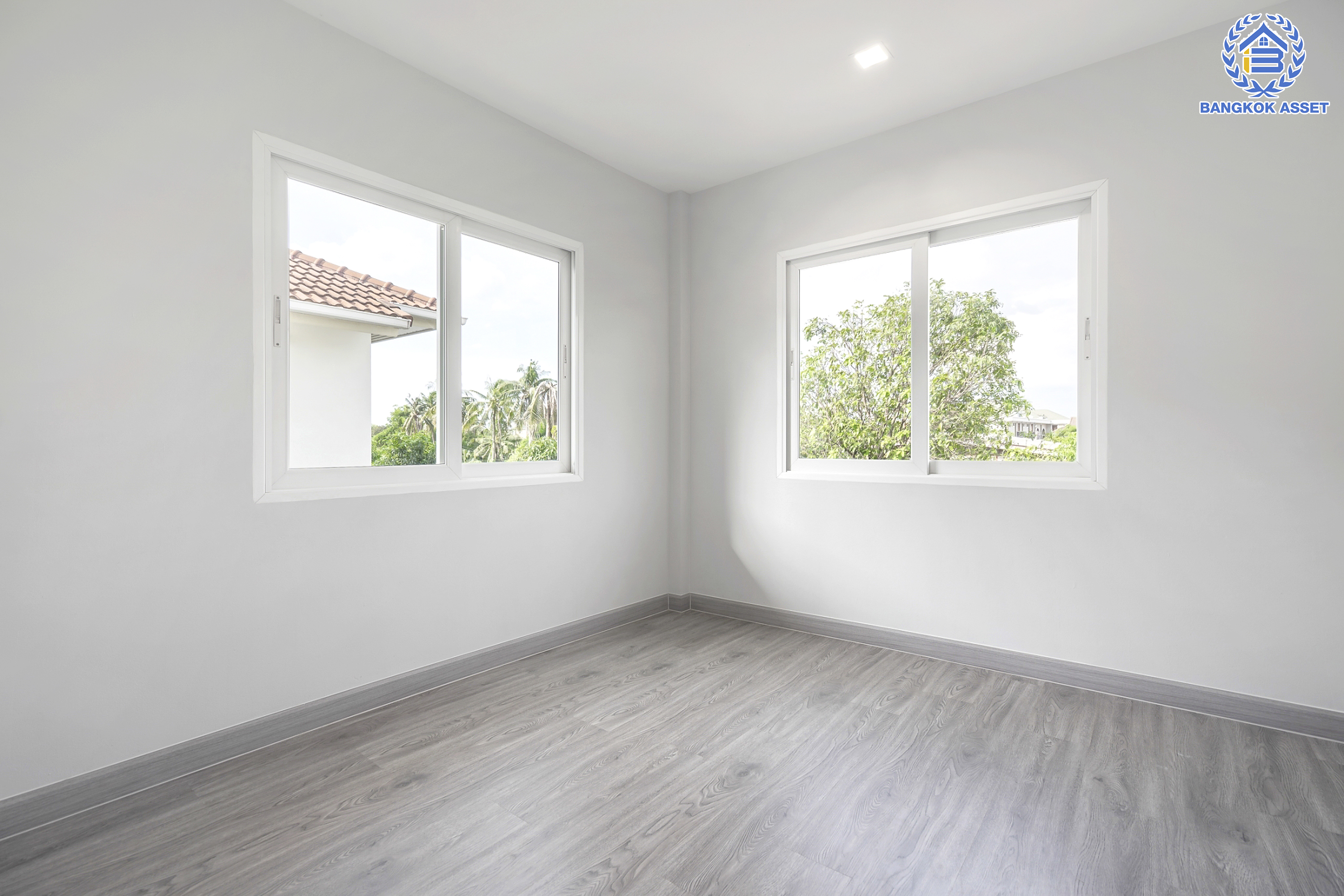 บ้านมือสองตกแต่งใหม่ ม.คาซ่าวิลล์ ราชพฤกษ์-รัตนาธิเบศร์1 (Q.House) หลังมุม ดีไซน์ Modern เนื้อที่ 66 ตร.ว. ฟังก์ชัน 3 ห้องนอน 3 ห้องน้ำ จอดรถได้ถึง 4 คัน บนทำเลศักยภาพ ติดถนนราชพฤกษ์ ใกล้เซ็นทรัลเวสต์เกต และรถไฟฟ้า "สถานีบางรักน้อยท่าอิฐ"...