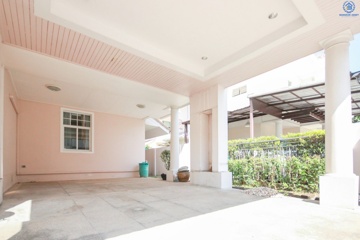 บ้านเดี่ยวมือสองนนทบุรี หลังมุม! โครงการ บางกอกบูเลอวาร์ด ราชพฤกษ์-พระราม5 (ใกล้วงเวียนพระราม5) ภายในตกแต่งหรู เนื้อที่กว้างขวางถึง 113.6 ตร.ว. จอดรถได้ 2 คัน พร้อมเฟอร์นิเจอร์บิ้วอินท์ทั้งหลัง!! บนทำเลเปี่ยมศักยภาพ หน้าโครงการติดถนนราชพฤกษ์ ภายในโครงการหรูหรามาก  เชื่อมสู่หลายเส้นทางได้อย่างรวดเร็ว ใกล้ The Walk ,The Crystal SB และอื่นๆอีกมากมาย