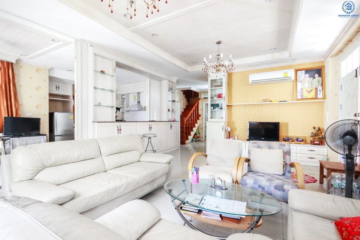 บ้านเดี่ยวมือสองนนทบุรี หลังมุม! โครงการ บางกอกบูเลอวาร์ด ราชพฤกษ์-พระราม5 (ใกล้วงเวียนพระราม5) ภายในตกแต่งหรู เนื้อที่กว้างขวางถึง 113.6 ตร.ว. จอดรถได้ 2 คัน พร้อมเฟอร์นิเจอร์บิ้วอินท์ทั้งหลัง!! บนทำเลเปี่ยมศักยภาพ หน้าโครงการติดถนนราชพฤกษ์ ภายในโครงการหรูหรามาก  เชื่อมสู่หลายเส้นทางได้อย่างรวดเร็ว ใกล้ The Walk ,The Crystal SB และอื่นๆอีกมากมาย