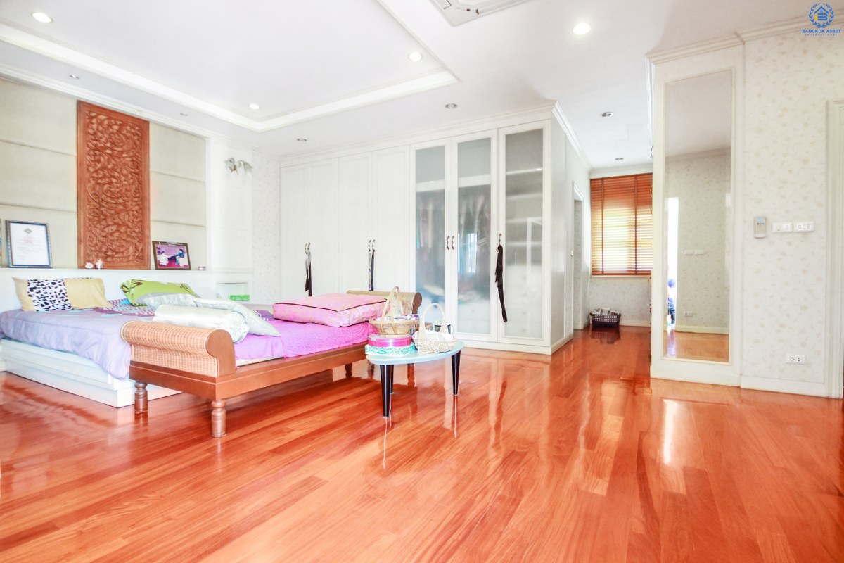 บ้านเดี่ยวมือสองนนทบุรี หลังมุม! โครงการ บางกอกบูเลอวาร์ด ราชพฤกษ์-พระราม5 (ใกล้วงเวียนพระราม5) ภายในตกแต่งหรู เนื้อที่กว้างขวางถึง 113.6 ตร.ว. จอดรถได้ 2 คัน พร้อมเฟอร์นิเจอร์บิ้วอินท์ทั้งหลัง!! บนทำเลเปี่ยมศักยภาพ หน้าโครงการติดถนนราชพฤกษ์ ภายในโครงการหรูหรามาก  เชื่อมสู่หลายเส้นทางได้อย่างรวดเร็ว ใกล้ The Walk ,The Crystal SB และอื่นๆอีกมากมาย