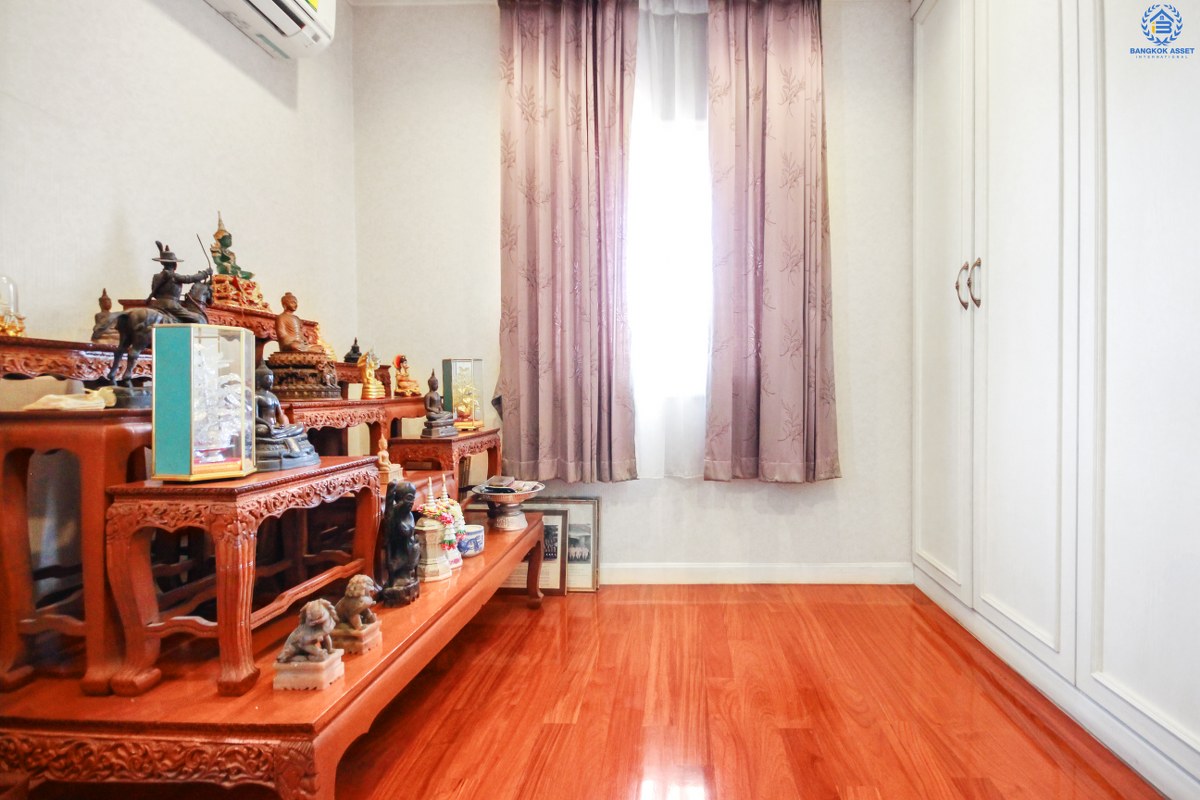 บ้านเดี่ยวมือสองนนทบุรี หลังมุม! โครงการ บางกอกบูเลอวาร์ด ราชพฤกษ์-พระราม5 (ใกล้วงเวียนพระราม5) ภายในตกแต่งหรู เนื้อที่กว้างขวางถึง 113.6 ตร.ว. จอดรถได้ 2 คัน พร้อมเฟอร์นิเจอร์บิ้วอินท์ทั้งหลัง!! บนทำเลเปี่ยมศักยภาพ หน้าโครงการติดถนนราชพฤกษ์ ภายในโครงการหรูหรามาก  เชื่อมสู่หลายเส้นทางได้อย่างรวดเร็ว ใกล้ The Walk ,The Crystal SB และอื่นๆอีกมากมาย