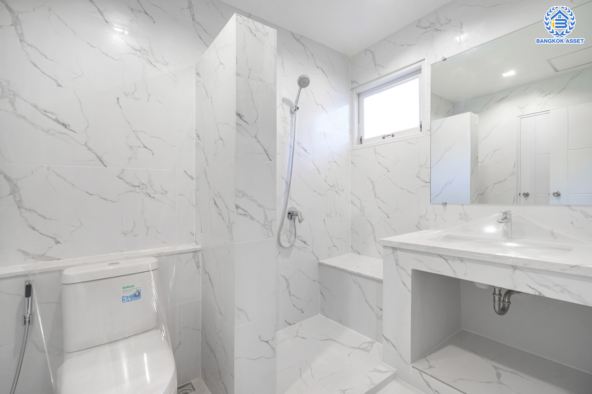 คฤหาสน์มือสองตกแต่งใหม่ ม.ลดาวัลย์ เลคโคโลเนียล กาญจนาภิเษก-พระราม2 ตกแต่งสุด Luxury เนื้อที่ 120 ตร.ว. โครงการบรรยากาศ Private โซนใกล้ส่วนกลาง ฟังก์ชันจัดเต็ม 5 ห้องนอน 5 ห้องน้ำ 1 ห้องอเนกประสงค์ 1 ห้องแม่บ้าน จอดรถได้ถึง 4 คัน บนพื้นที่ใช้สอยกว่า 620 ตร.ม. ทำเลติดถนนกาญจนาภิเษก ใจกลางย่านบางบอน เชื่อมต่อถนนพระราม2 และถนนเอกชัย ใกล้เซ็นทรัลพระราม2 และเดอะมอลล์บางแค