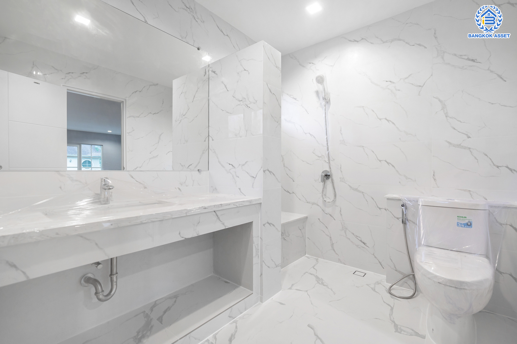 คฤหาสน์มือสองตกแต่งใหม่ ม.ลดาวัลย์ เลคโคโลเนียล กาญจนาภิเษก-พระราม2 ตกแต่งสุด Luxury เนื้อที่ 120 ตร.ว. โครงการบรรยากาศ Private โซนใกล้ส่วนกลาง ฟังก์ชันจัดเต็ม 5 ห้องนอน 5 ห้องน้ำ 1 ห้องอเนกประสงค์ 1 ห้องแม่บ้าน จอดรถได้ถึง 4 คัน บนพื้นที่ใช้สอยกว่า 620 ตร.ม. ทำเลติดถนนกาญจนาภิเษก ใจกลางย่านบางบอน เชื่อมต่อถนนพระราม2 และถนนเอกชัย ใกล้เซ็นทรัลพระราม2 และเดอะมอลล์บางแค