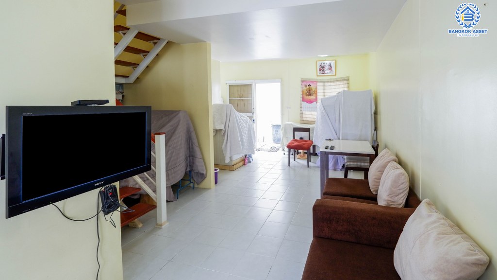 ทาวน์เฮ้าส์มือสองย่านนทบุรี ม.พฤกษา 45 บางใหญ่-ลาดปลาดุก เนื้อที่ 16 ตร.ว. ฟังก์ชัน 3 ห้องนอน 2 ห้องน้ำ  บ้านสวย พร้อมอยู่ บนทำเลที่เดินทางสะดวก ใกล้รถไฟฟ้าสายสีม่วง สถานี "คลองบางไผ่" และ ใกล้เซ็นทรัลเวสต์เกต...