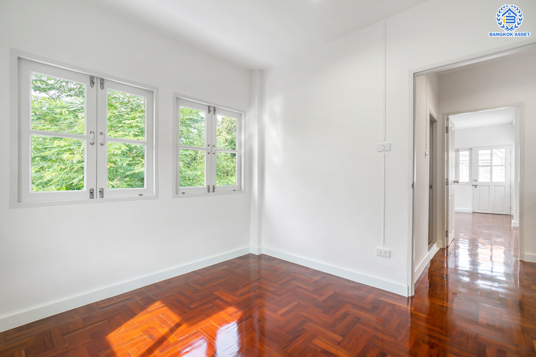 บ้านมือสองตกแต่งใหม่ ม.เปี่ยมสุข รัตนาธิเบศร์-พระนั่งเกล้า ทาวน์เฮ้าส์ หลังมุม เนื้อที่ 26.3 ตร.ว. ฟังก์ชันจัดเต็ม 3 ห้องนอน 2 ห้องน้ำ 1 ที่จอดรถ ตอบโจทย์ทุกการเข้าอยู่ บนทำเลโซนเมือง ติดถ.รัตนาธิเบศร์ ใกล้เซ็นทรัลรัตนาธิเบศร์ และรถไฟฟ้าสถานี "สะพานพระนั่งเกล้า"