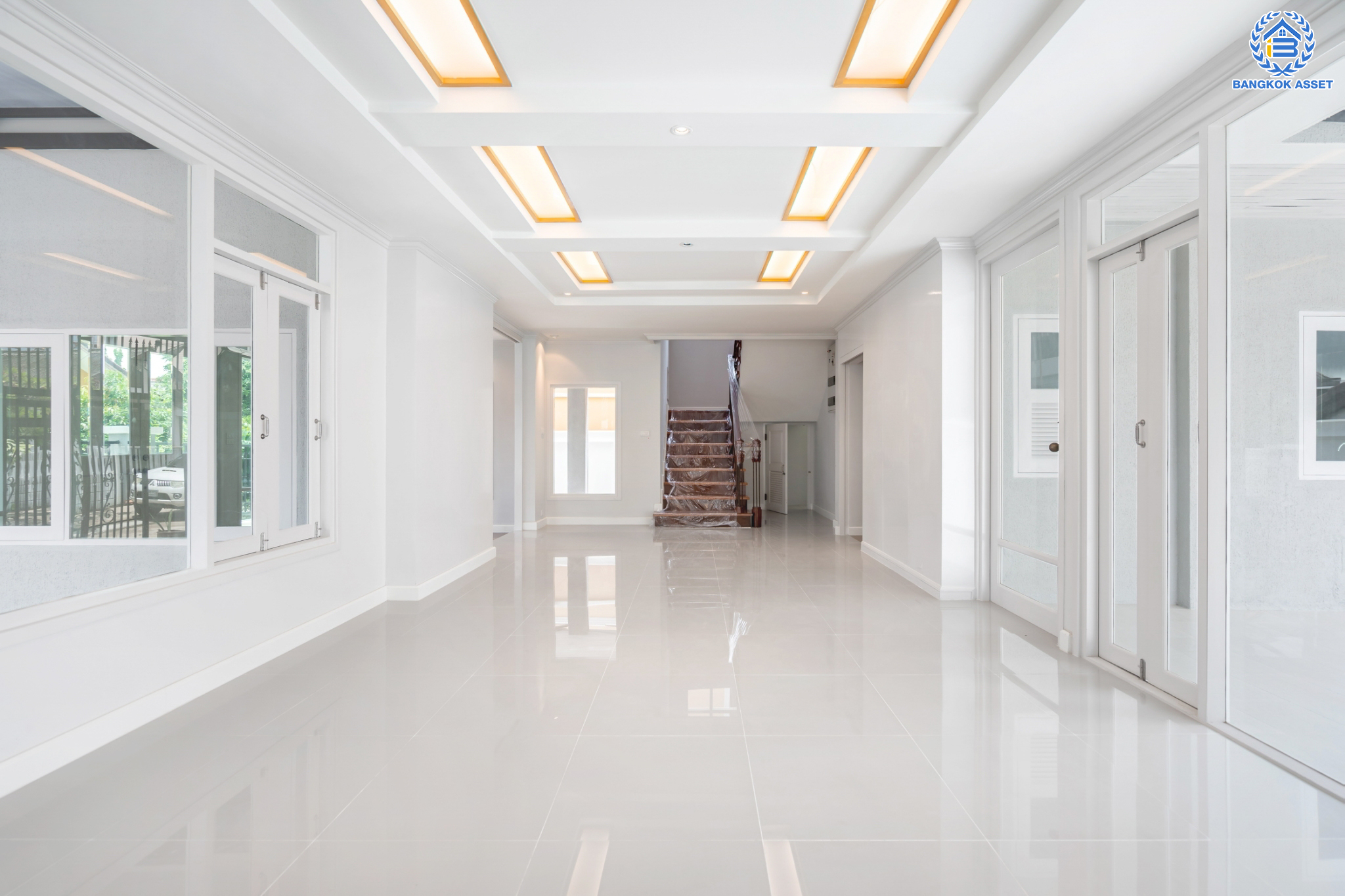 บ้านมือสองตกแต่งใหม่ ม.กฤษดานคร แจ้งวัฒนะ หลังใหญ่พิเศษ! เนื้อที่ 55 ตร.ว. ฟังก์ชันจัดเต็ม 4 ห้องนอน 4 ห้องน้ำ 1 ห้องแม่บ้าน จอดรถได้ 2 คัน พร้อม Built-in Furniture ดีไซน์ Classic บนทำเลศักยภาพ เชื่อมต่อหลายเส้นทาง ใกล้ทางด่วน, เมืองทองธานี, เซ็นทรัลแจ้งวัฒนะ และรถไฟฟ้าสายสีชมพู "สถานีแจ้งวัฒนะ-ปากเกร็ด 28"...