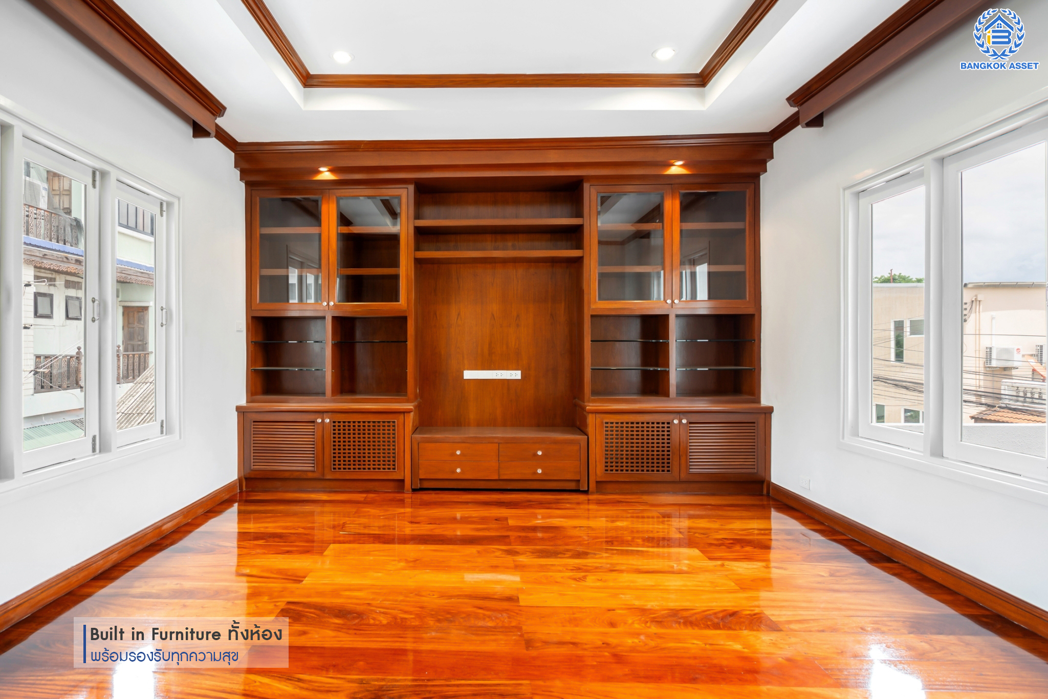 บ้านมือสองตกแต่งใหม่ ม.กฤษดานคร แจ้งวัฒนะ หลังใหญ่พิเศษ! เนื้อที่ 55 ตร.ว. ฟังก์ชันจัดเต็ม 4 ห้องนอน 4 ห้องน้ำ 1 ห้องแม่บ้าน จอดรถได้ 2 คัน พร้อม Built-in Furniture ดีไซน์ Classic บนทำเลศักยภาพ เชื่อมต่อหลายเส้นทาง ใกล้ทางด่วน, เมืองทองธานี, เซ็นทรัลแจ้งวัฒนะ และรถไฟฟ้าสายสีชมพู "สถานีแจ้งวัฒนะ-ปากเกร็ด 28"...