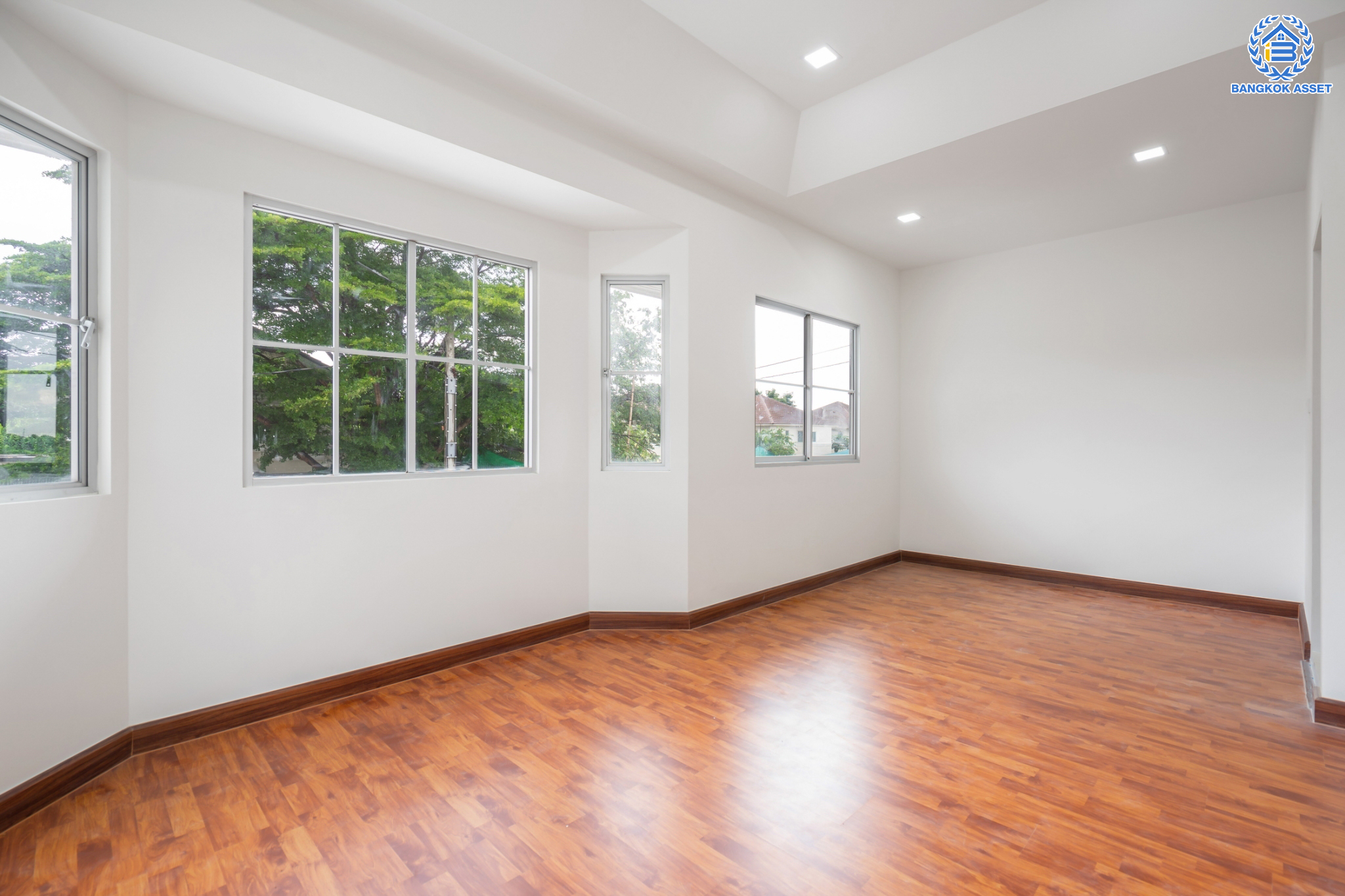 บ้านมือสองตกแต่งใหม่ แบรนด์ LH ม.พฤกษ์ลดา1 บางใหญ่-เซ็นทรัลเวสต์เกต หลังมุม เนื้อที่ 56 ตร.ว. ฟังก์ชัน 3 ห้องนอน 2 ห้องน้ำ 2 ที่จอดรถ บนทำเลเส้นทางสายหลัก "กาญจนาภิเษก" ใกล้เซ็นทรัลเวสต์เกต และเพียง 10 นาทีถึงรถไฟฟ้า "สถานีคลองบางไผ่"...