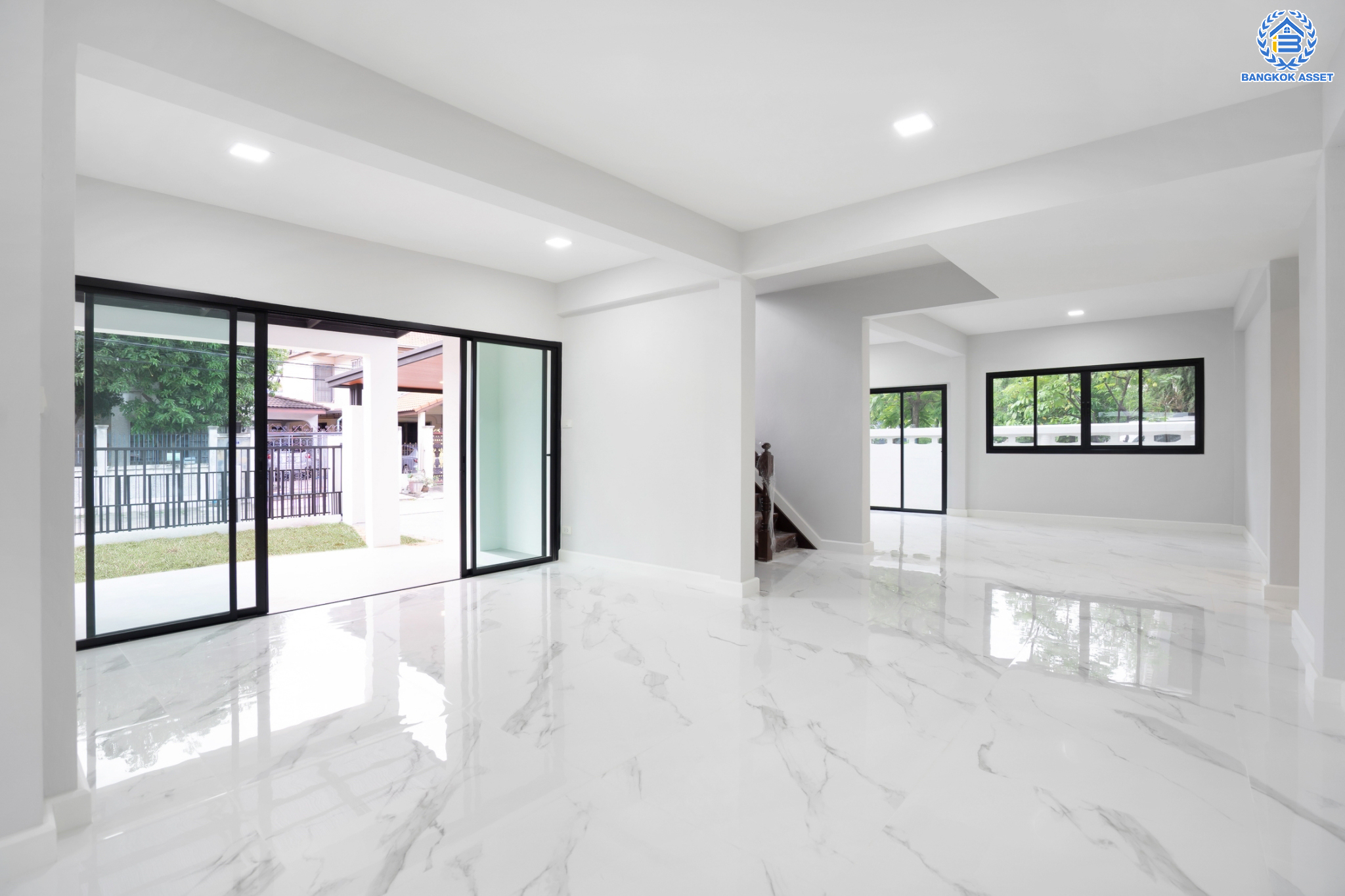 บ้านมือสองตกแต่งใหม่ หลังใหญ่พิเศษ! ม.ชวนชื่นกรีนวิลล์ บรมราชชนนี-พุทธมณฑลสาย2 #หลังมุม เนื้อที่ 85 ตร.ว. ฟังก์ชันจัดเต็ม 4 ห้องนอน 4 ห้องน้ำ 1 ห้องแม่บ้าน จอดรถได้ 2 คัน บนทำเลศักยภาพ เข้า-ออกได้ทั้ง ถ.พุทธมณฑลสาย2 และ ถ.กาญจนาภิเษก ใกล้ทางคู่ขนานลอยฟ้าบรมราชชนนี, เซ็นทรัลปิ่นเกล้า และม.มหิดล...