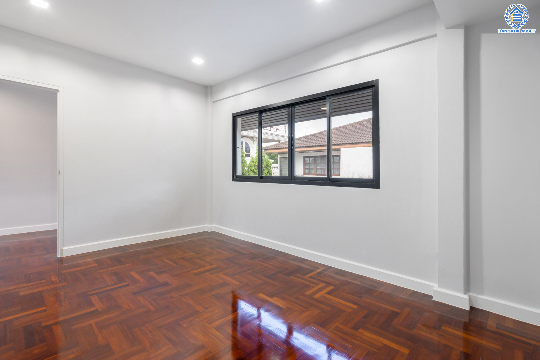 บ้านมือสองตกแต่งใหม่ หลังใหญ่พิเศษ! ม.ชวนชื่นกรีนวิลล์ บรมราชชนนี-พุทธมณฑลสาย2 #หลังมุม เนื้อที่ 85 ตร.ว. ฟังก์ชันจัดเต็ม 4 ห้องนอน 4 ห้องน้ำ 1 ห้องแม่บ้าน จอดรถได้ 2 คัน บนทำเลศักยภาพ เข้า-ออกได้ทั้ง ถ.พุทธมณฑลสาย2 และ ถ.กาญจนาภิเษก ใกล้ทางคู่ขนานลอยฟ้าบรมราชชนนี, เซ็นทรัลปิ่นเกล้า และม.มหิดล...