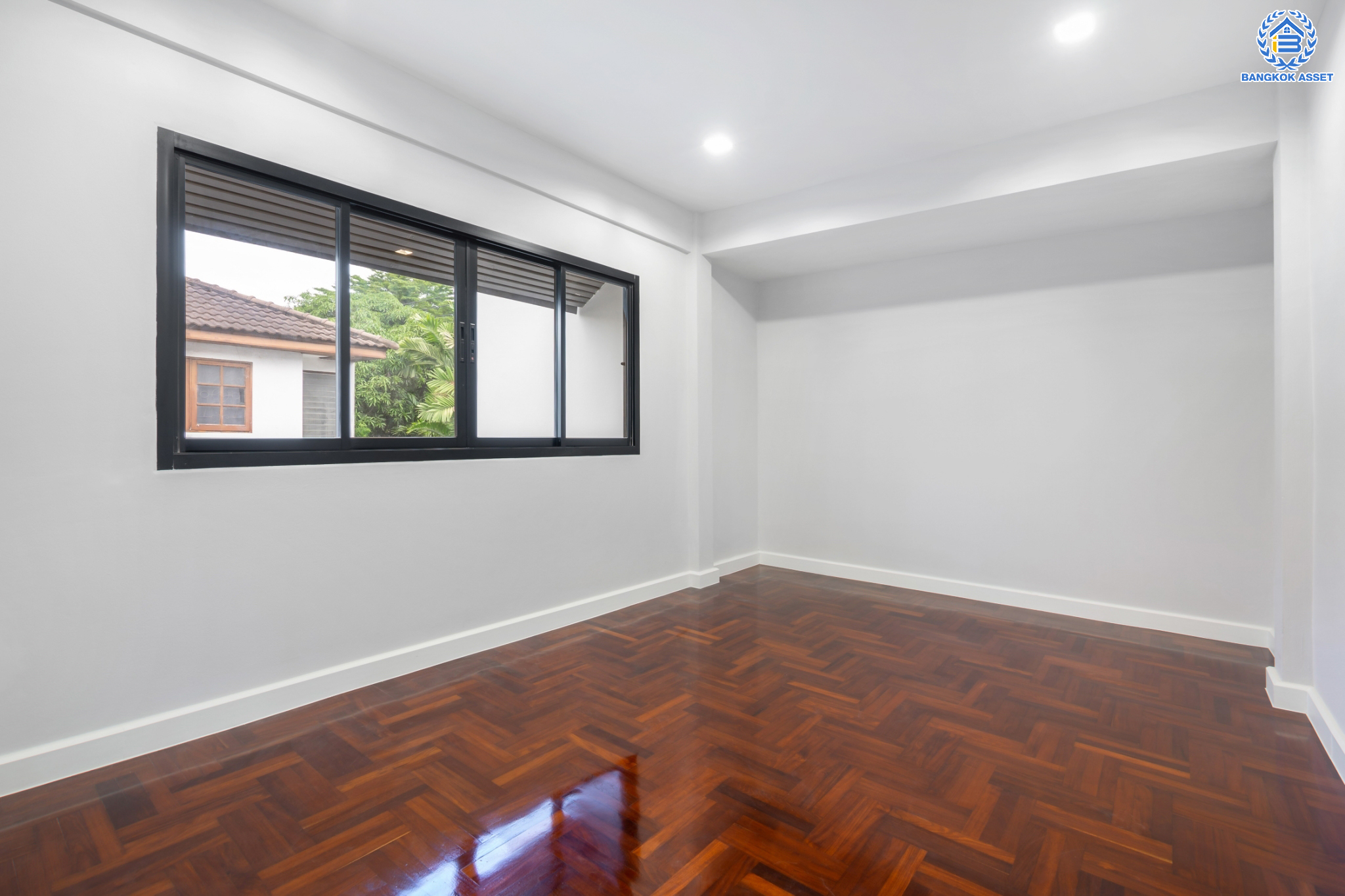 บ้านมือสองตกแต่งใหม่ หลังใหญ่พิเศษ! ม.ชวนชื่นกรีนวิลล์ บรมราชชนนี-พุทธมณฑลสาย2 #หลังมุม เนื้อที่ 85 ตร.ว. ฟังก์ชันจัดเต็ม 4 ห้องนอน 4 ห้องน้ำ 1 ห้องแม่บ้าน จอดรถได้ 2 คัน บนทำเลศักยภาพ เข้า-ออกได้ทั้ง ถ.พุทธมณฑลสาย2 และ ถ.กาญจนาภิเษก ใกล้ทางคู่ขนานลอยฟ้าบรมราชชนนี, เซ็นทรัลปิ่นเกล้า และม.มหิดล...