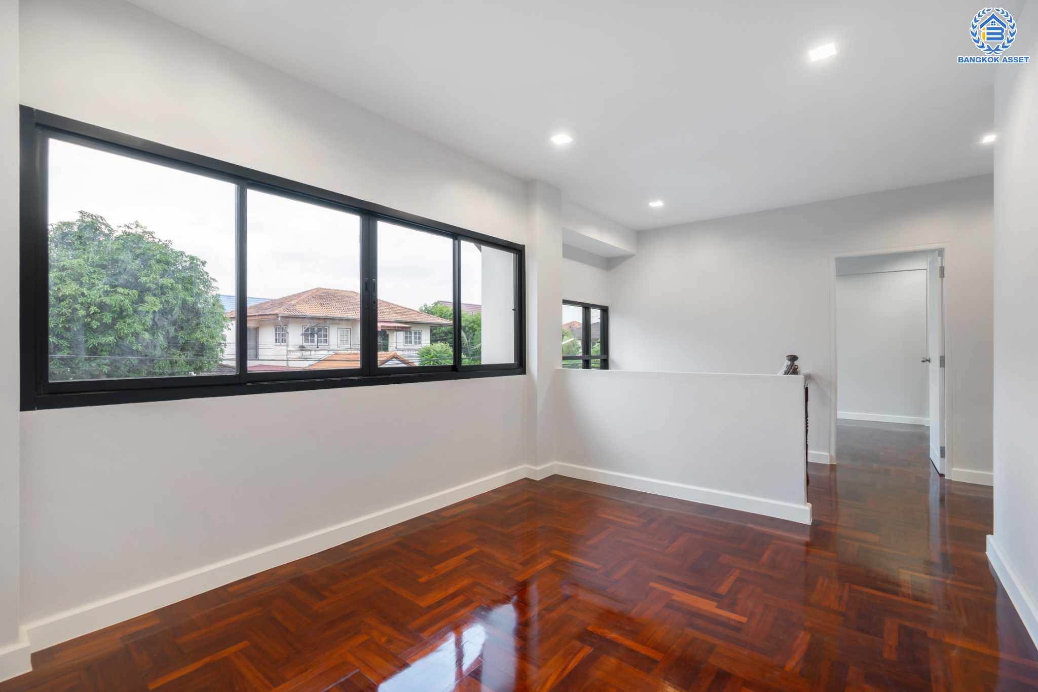 บ้านมือสองตกแต่งใหม่ หลังใหญ่พิเศษ! ม.ชวนชื่นกรีนวิลล์ บรมราชชนนี-พุทธมณฑลสาย2 #หลังมุม เนื้อที่ 85 ตร.ว. ฟังก์ชันจัดเต็ม 4 ห้องนอน 4 ห้องน้ำ 1 ห้องแม่บ้าน จอดรถได้ 2 คัน บนทำเลศักยภาพ เข้า-ออกได้ทั้ง ถ.พุทธมณฑลสาย2 และ ถ.กาญจนาภิเษก ใกล้ทางคู่ขนานลอยฟ้าบรมราชชนนี, เซ็นทรัลปิ่นเกล้า และม.มหิดล...