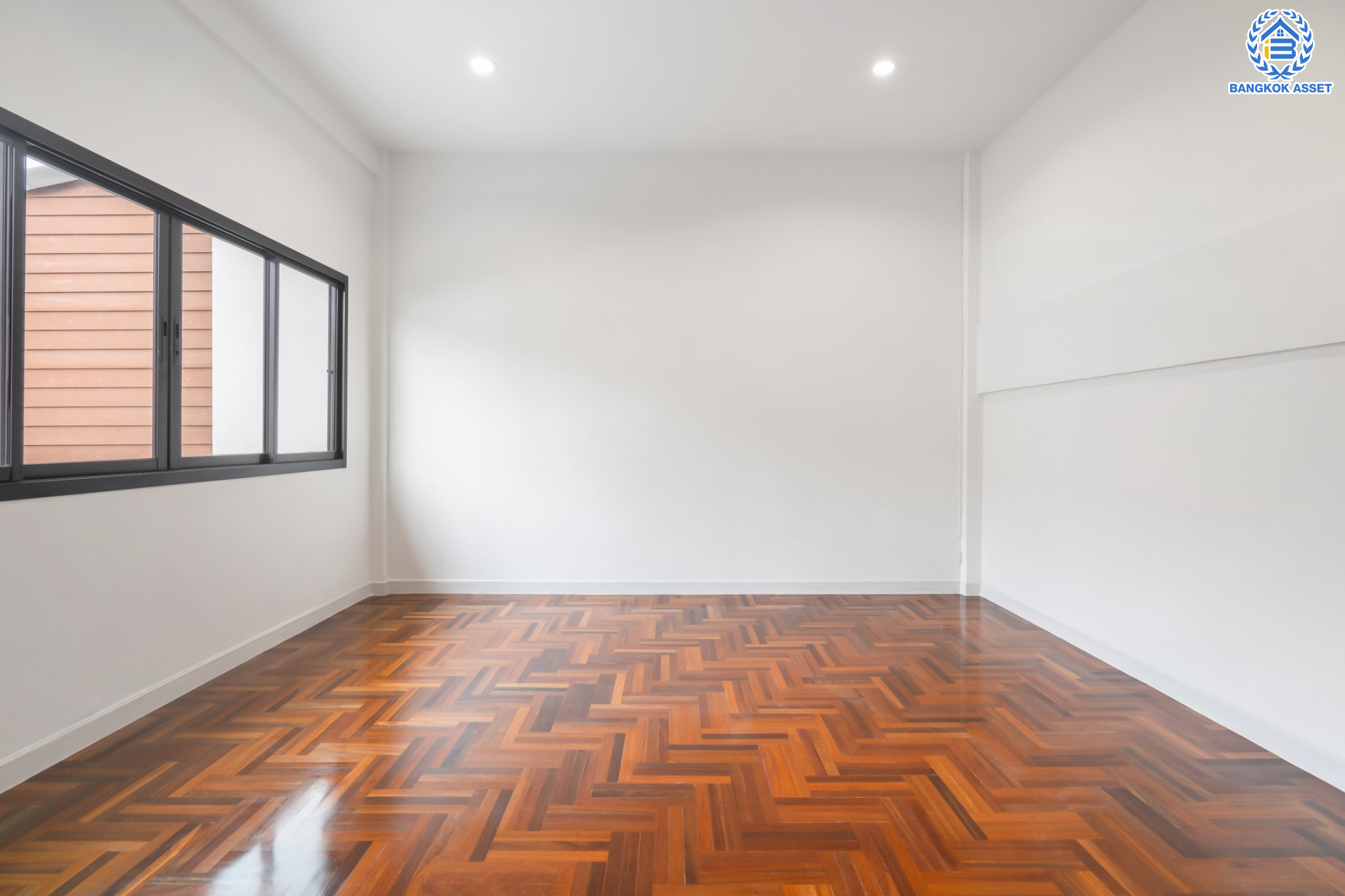 บ้านมือสองตกแต่งใหม่ ทาวน์เฮ้าส์ 3 ชั้น ม.พาราไดซ์วิลล์ ลาดพร้าว หลังใหญ่ เนื้อที่ 29.6 ตร.ว. ฟังก์ชัน 3 ห้องนอน 2 ห้องน้ำ 1 ห้องอเนกประสงค์ 1 ที่จอดรถ พร้อม Living Room กว้างขวาง ทำเลใจกลางเมือง เชื่อมต่อทั้ง ถ.ประเสริฐมนูญกิจ, ถ.ลาดพร้าว, ถ.รามอินทรา ใกล้ทางด่วนรามอินทรา และรถไฟฟ้าสายสีน้ำตาล (สายอนาคต) "สถานีโรงเรียนสตรีวิทยา2"...