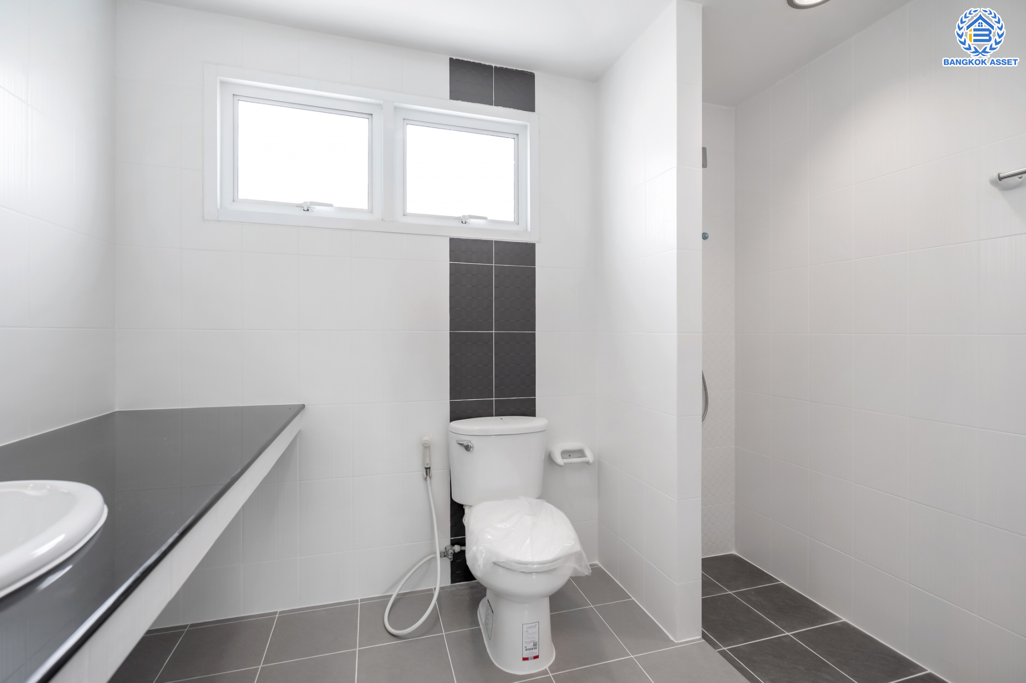 บ้านเดี่ยวมือสองนนทบุรี หลังมุม ม.บ้านณดล รัตนาธิเบศร์-เรวดี เนื้อที่ 58.5 ตร.ว. พร้อมเข้าอยู่ ฟังก์ชัน 3 ห้องนอน 3 ห้องน้ำ จอดรถได้ 2 คัน พร้อมตอบโจทย์ทุกการเข้าอยู่ บนทำเลเดินทางสะดวก เข้า-ออก ได้หลายเส้นทาง ใกล้เซ็นทรัลรัตนาธิเบศร์ และรถไฟฟ้าสายสีม่วง "สถานีสะพานพระนั่งเกล้า