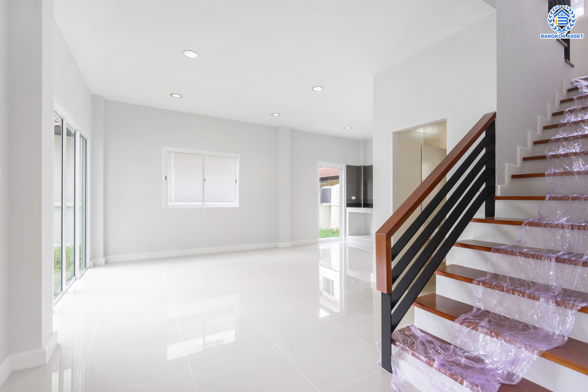 บ้านเดี่ยวมือสองนนทบุรี หลังมุม ม.บ้านณดล รัตนาธิเบศร์-เรวดี เนื้อที่ 58.5 ตร.ว. พร้อมเข้าอยู่ ฟังก์ชัน 3 ห้องนอน 3 ห้องน้ำ จอดรถได้ 2 คัน พร้อมตอบโจทย์ทุกการเข้าอยู่ บนทำเลเดินทางสะดวก เข้า-ออก ได้หลายเส้นทาง ใกล้เซ็นทรัลรัตนาธิเบศร์ และรถไฟฟ้าสายสีม่วง "สถานีสะพานพระนั่งเกล้า