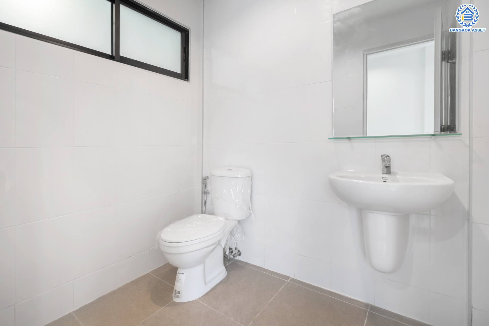 บ้านมือสองตกแต่งใหม่ ทาวน์เฮ้าส์หลังใหญ่ ม.นันทนาการ์เด้นท์2 รัตนาธิเบศร์-ท่าอิฐ #หลังมุม แบรนด์ Property Perfect เนื้อที่ 31.5 ตร.ว. ฟังก์ชัน 2 ห้องนอน 2 ห้องน้ำ 1 ที่จอดรถ บนทำเลเดินทางสะดวก เชื่อมต่อหลายเส้นทาง ใจกลาง 2 เซ็นทรัลฯ เพียง 5 นาทีถึงรถไฟฟ้า "สถานีบางรักน้อยท่าอิฐ"...