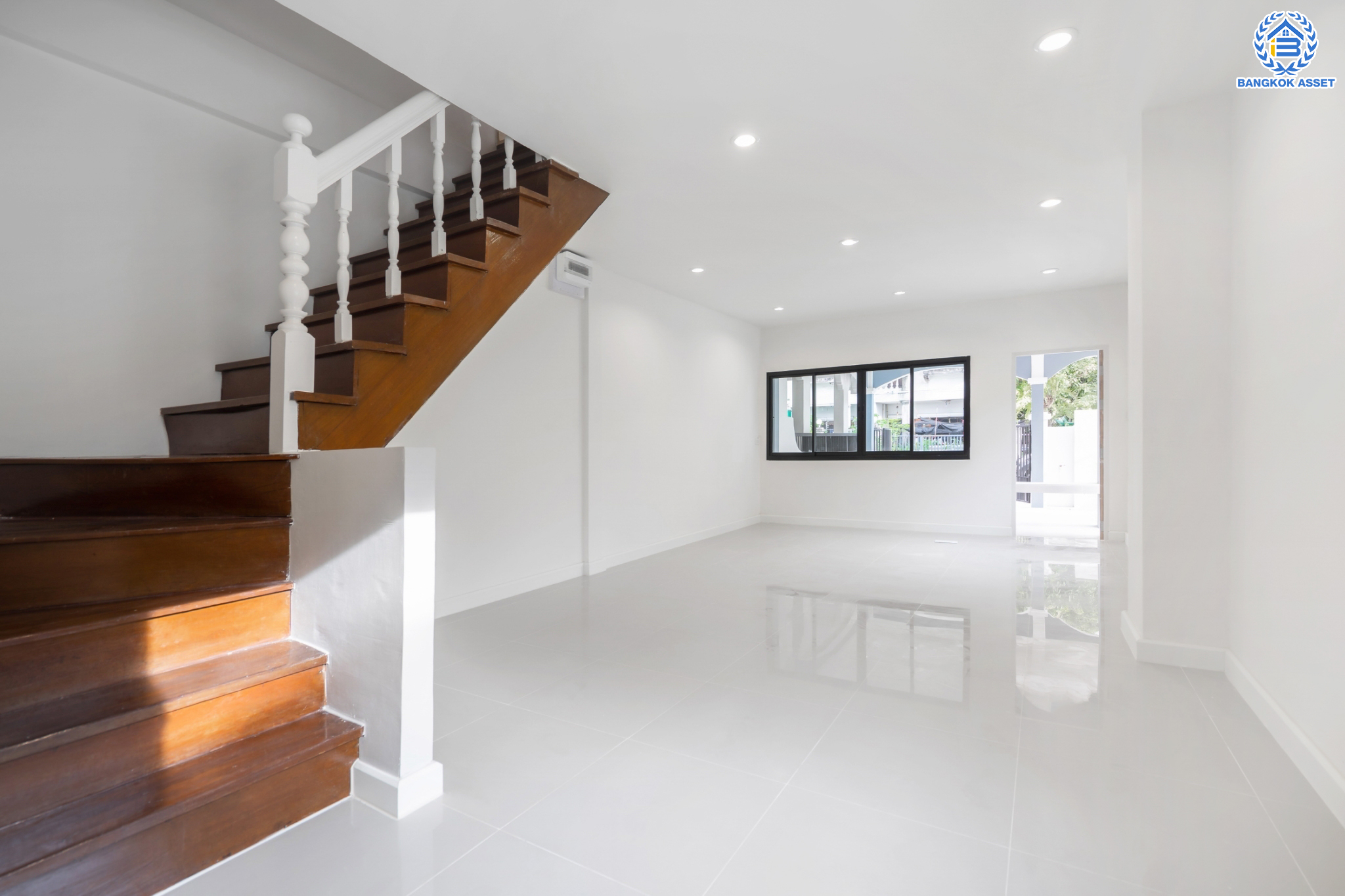 บ้านมือสองตกแต่งใหม่ ทาวน์เฮ้าส์หลังใหญ่ ม.นันทนาการ์เด้นท์2 รัตนาธิเบศร์-ท่าอิฐ #หลังมุม แบรนด์ Property Perfect เนื้อที่ 31.5 ตร.ว. ฟังก์ชัน 2 ห้องนอน 2 ห้องน้ำ 1 ที่จอดรถ บนทำเลเดินทางสะดวก เชื่อมต่อหลายเส้นทาง ใจกลาง 2 เซ็นทรัลฯ เพียง 5 นาทีถึงรถไฟฟ้า "สถานีบางรักน้อยท่าอิฐ"...