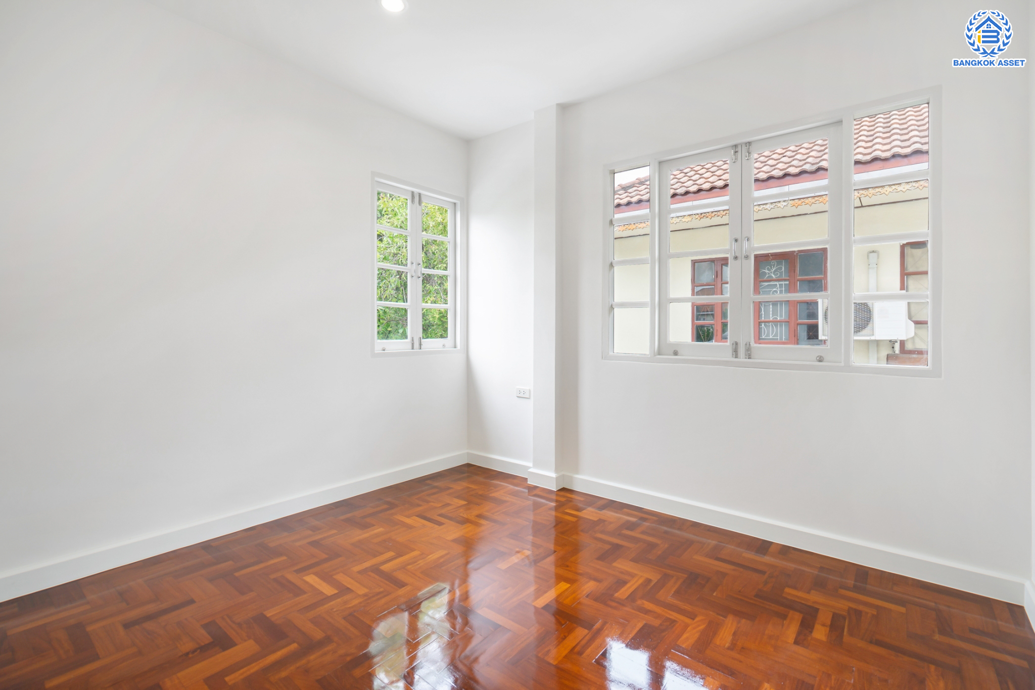 บ้านมือสองตกแต่งใหม่ ม.บ้านติวานนท์ ปากเกร็ด แบรนด์ Q.House เนื้อที่ 51 ตร.ว. ฟังก์ชันพร้อมทุกการเข้าอยู่ 3 ห้องนอน 2 ห้องน้ำ 1 ที่จอดรถ บนทำเลศักยภาพ ใกล้ทางด่วน, เซ็นทรัล "แจ้งวัฒนะ" และรถไฟฟ้าสายสีชมพู "สถานีแยกปากเกร็ด"...