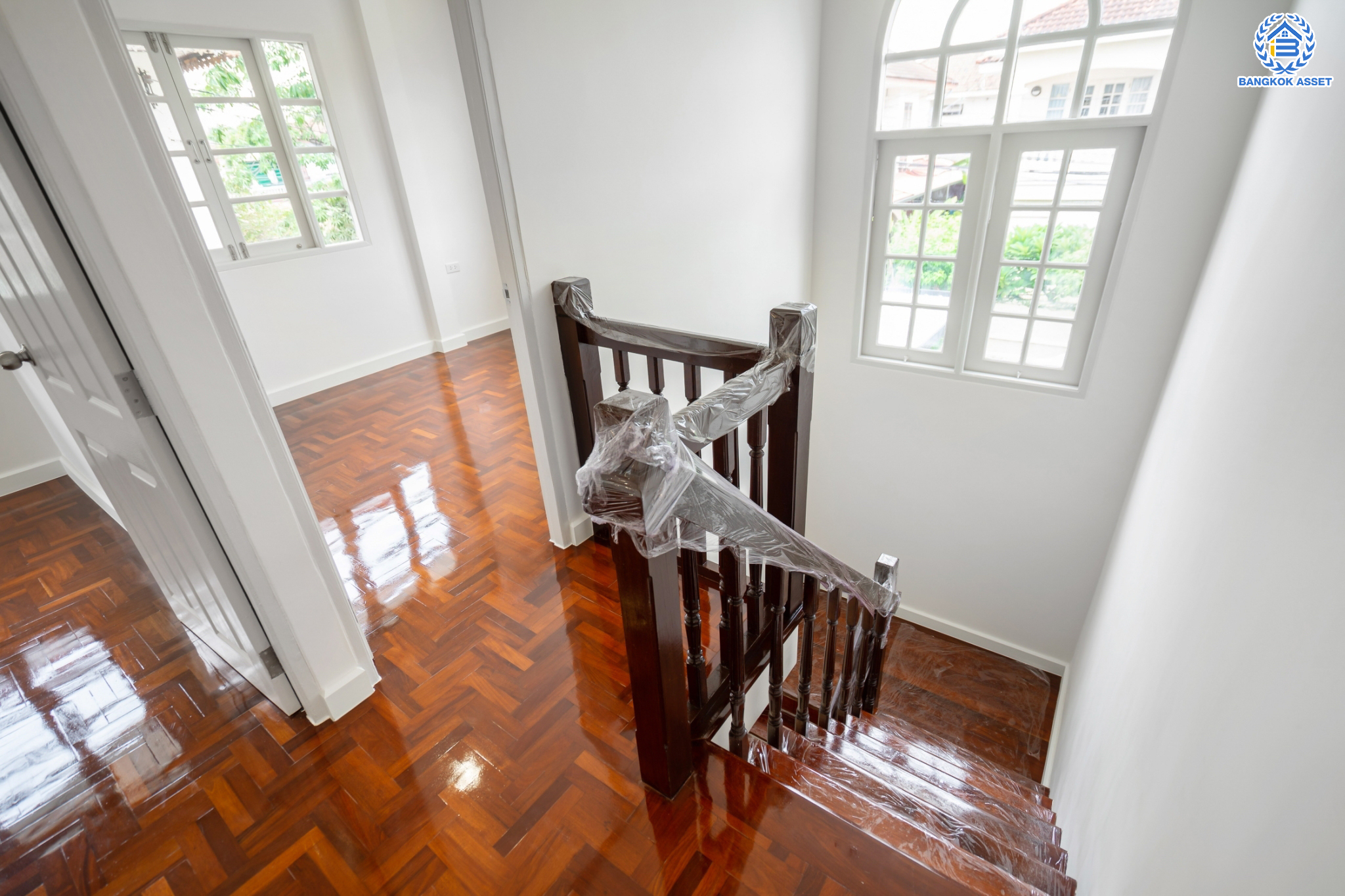 บ้านมือสองตกแต่งใหม่ ม.บ้านติวานนท์ ปากเกร็ด แบรนด์ Q.House เนื้อที่ 51 ตร.ว. ฟังก์ชันพร้อมทุกการเข้าอยู่ 3 ห้องนอน 2 ห้องน้ำ 1 ที่จอดรถ บนทำเลศักยภาพ ใกล้ทางด่วน, เซ็นทรัล "แจ้งวัฒนะ" และรถไฟฟ้าสายสีชมพู "สถานีแยกปากเกร็ด"...