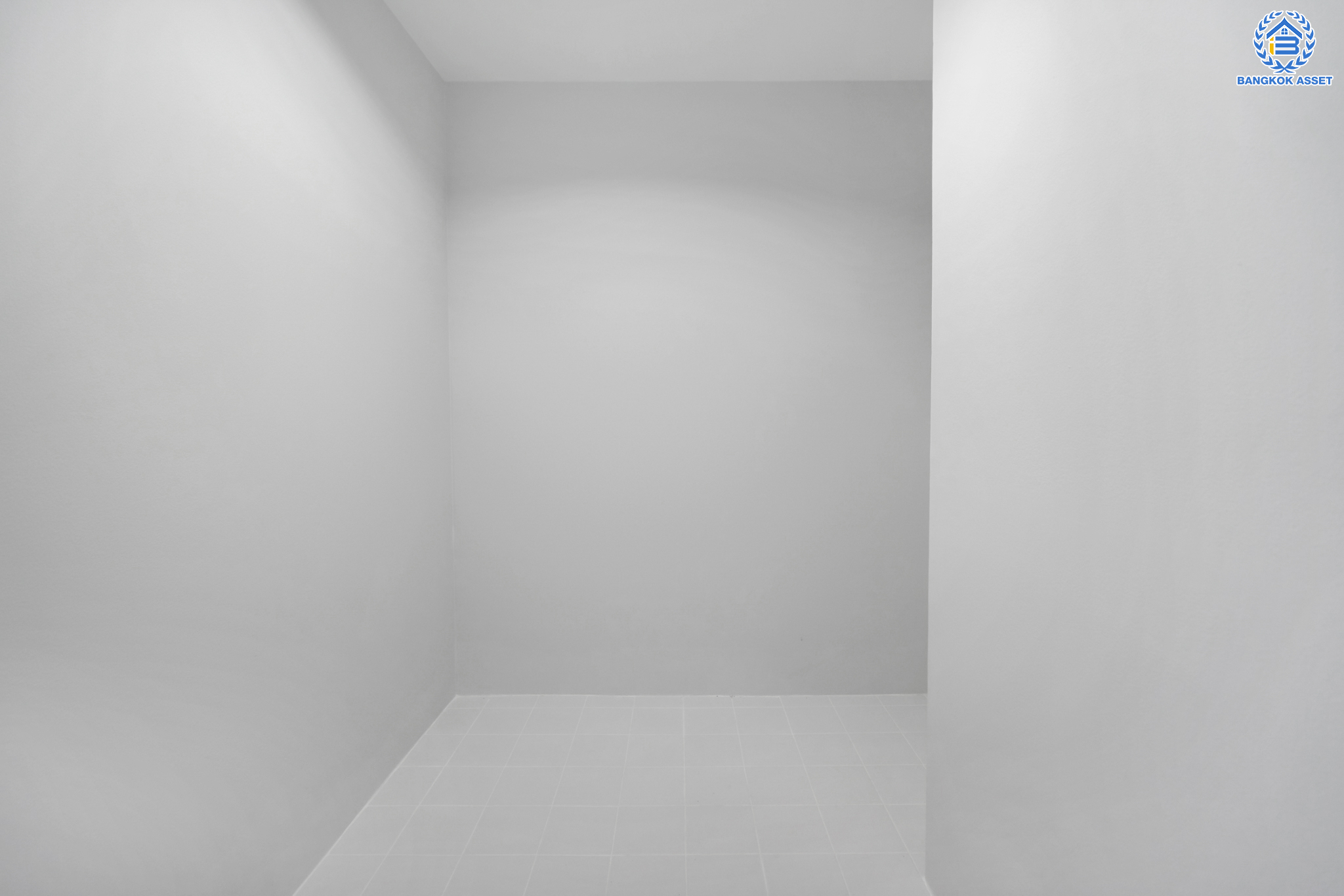 บ้านมือสองตกแต่งใหม่ หลังใหญ่พิเศษ! ม.โนเบิล จีโอ พระราม5 หลังมุม เนื้อที่ 103.5 ตร.ว. ดีไซน์สุดโดดเด่น ฟังก์ชัน 3 ห้องนอน 5 ห้องน้ำ 1 ห้องแม่บ้าน (ห้องนอนทุกห้องมีห้องน้ำในตัว) 2 ที่จอดรถ พร้อมพื้นที่สีเขียวสวนสวยกว้างขวาง บนทำเลศักยภาพ ติดถ.นครอินทร์ ใกล้วงเวียนพระราม5 เชื่อมต่อปิ่นเกล้า-สาทรได้อย่างรวดเร็ว