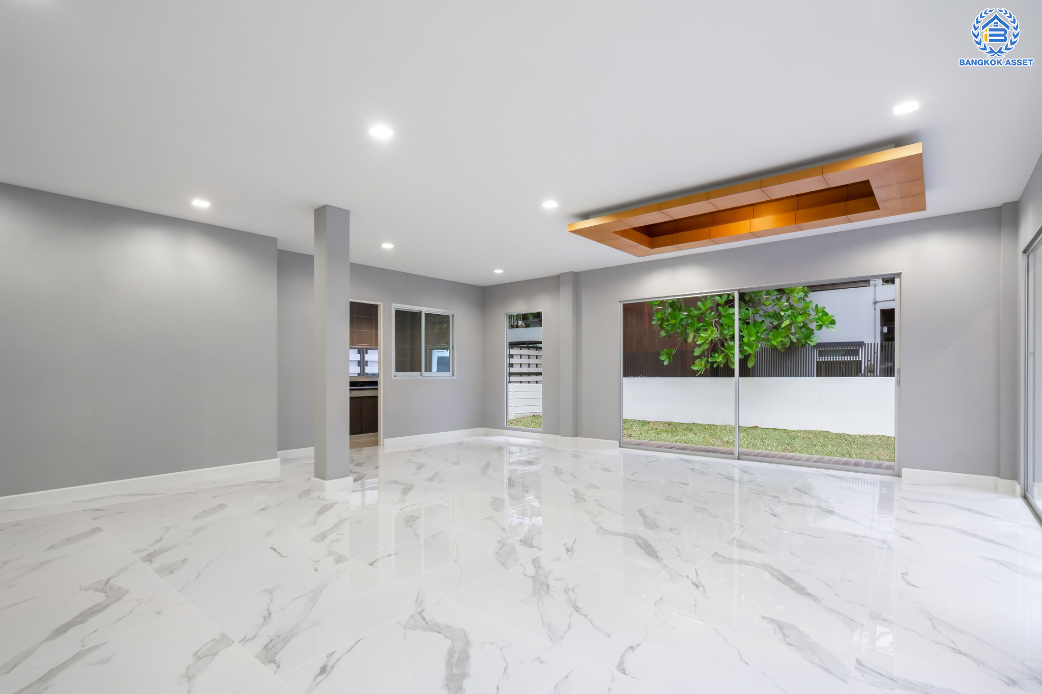 บ้านมือสองตกแต่งใหม่ หลังใหญ่พิเศษ! ม.โนเบิล จีโอ พระราม5 หลังมุม เนื้อที่ 103.5 ตร.ว. ดีไซน์สุดโดดเด่น ฟังก์ชัน 3 ห้องนอน 5 ห้องน้ำ 1 ห้องแม่บ้าน (ห้องนอนทุกห้องมีห้องน้ำในตัว) 2 ที่จอดรถ พร้อมพื้นที่สีเขียวสวนสวยกว้างขวาง บนทำเลศักยภาพ ติดถ.นครอินทร์ ใกล้วงเวียนพระราม5 เชื่อมต่อปิ่นเกล้า-สาทรได้อย่างรวดเร็ว