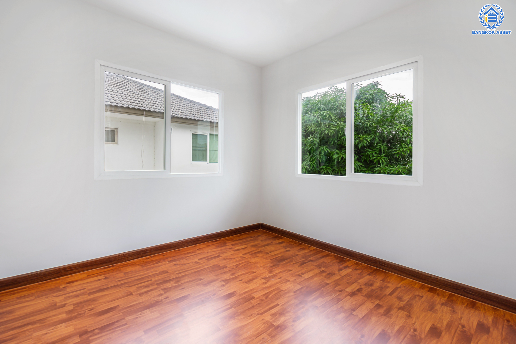 บ้านมือสองตกแต่งใหม่ แบรนด์ L&H ม.พฤกษ์ลดา ติวานนท์-ราชพฤกษ์ เนื้อที่ 50.4 ตร.ว. ฟังก์ชัน 3 ห้องนอน 2 ห้องน้ำ จอดรถได้ 2 คัน บนทำเลติดใหญ่ ถนน 345 ต่อเนื่อง ถ.ราชพฤกษ์ เชื่อมต่อหลายเส้นทาง ใกล้ทางด่วน "ศรีสมาน"