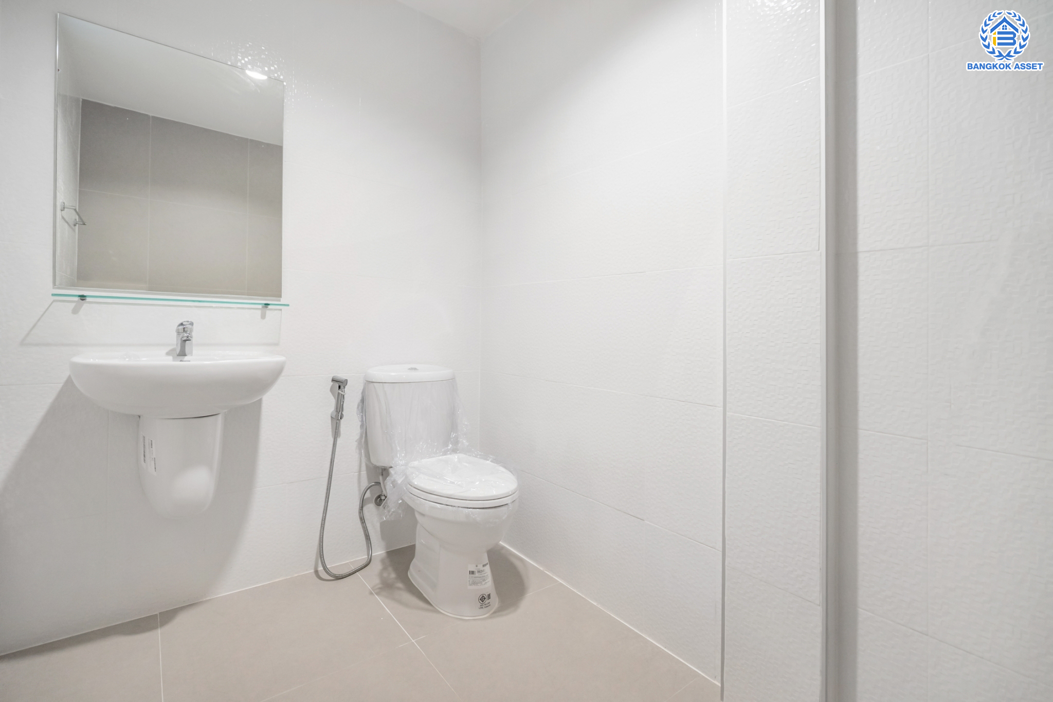 บ้านมือสองตกแต่งใหม่ ทาวน์เฮ้าส์ทำเลโซนเมือง! ม.เกร็ดแก้วการ์เด้น รัตนาธิเบศร์-แคราย ที่สุดของความคุ้ม! เนื้อที่ 24 ตร.ว. ฟังก์ชัน 3 ห้องนอน 2 ห้องน้ำ 1 ที่จอดรถ บนทำเลศักยภาพ ใกล้ทางด่วน "งามวงศ์วาน" เซ็นทรัลรัตนาธิเบศร์ และรถไฟฟ้าสายสีม่วง "สถานีบางกระสอ"…