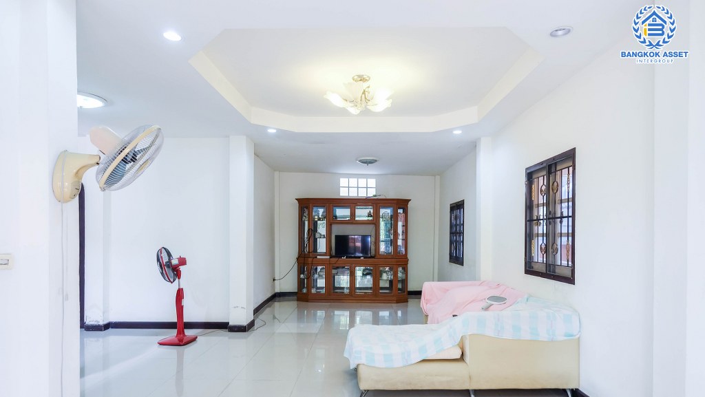 บ้านเดี่ยวมือสองย่านนนทบุรี ม. สำเร็จวิลล์5 กาญจนาภิเษก-บางกรวย ฟังก์ชั่น 3ห้องนอน 2ห้องน้ำ เนื้อที่ 56 ตารางวา ทำเลดี ใกล้รถไฟฟ้าสายสีน้ำเงิน สถานี "บางขุนนนท์" และ ใกล้จุดขึ้นทางด่วน "ศรีรัช-วงแหวนรอบนอก" เดินทางเข้าเมืองง่ายสะดวกทุกการใช้ชีวิต…