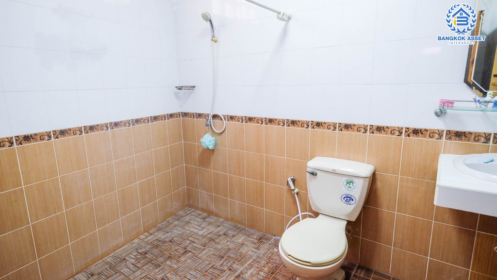 บ้านเดี่ยวมือสองย่านนนทบุรี ม. สำเร็จวิลล์5 กาญจนาภิเษก-บางกรวย ฟังก์ชั่น 3ห้องนอน 2ห้องน้ำ เนื้อที่ 56 ตารางวา ทำเลดี ใกล้รถไฟฟ้าสายสีน้ำเงิน สถานี "บางขุนนนท์" และ ใกล้จุดขึ้นทางด่วน "ศรีรัช-วงแหวนรอบนอก" เดินทางเข้าเมืองง่ายสะดวกทุกการใช้ชีวิต…