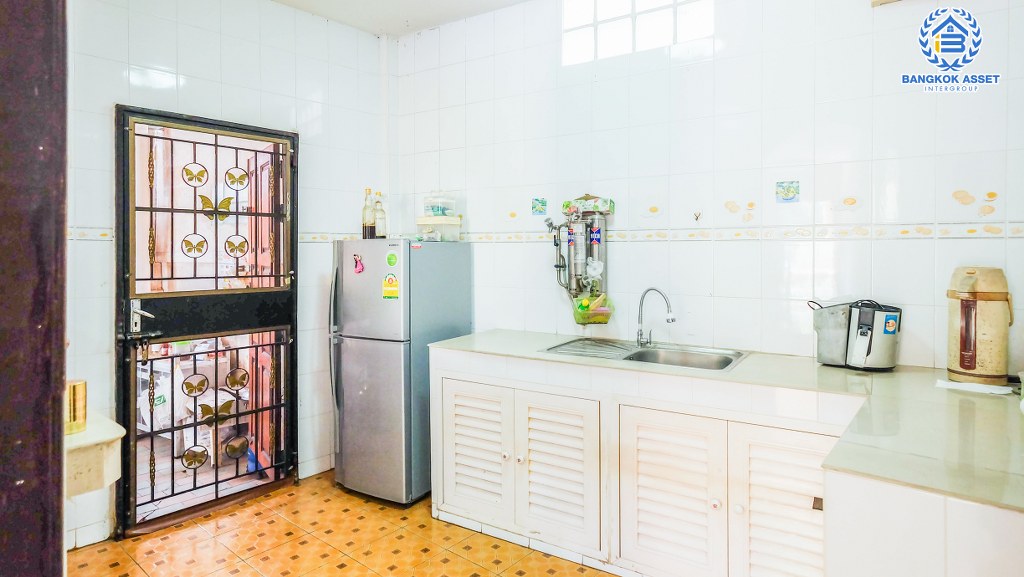 บ้านเดี่ยวมือสองย่านนนทบุรี ม. สำเร็จวิลล์5 กาญจนาภิเษก-บางกรวย ฟังก์ชั่น 3ห้องนอน 2ห้องน้ำ เนื้อที่ 56 ตารางวา ทำเลดี ใกล้รถไฟฟ้าสายสีน้ำเงิน สถานี "บางขุนนนท์" และ ใกล้จุดขึ้นทางด่วน "ศรีรัช-วงแหวนรอบนอก" เดินทางเข้าเมืองง่ายสะดวกทุกการใช้ชีวิต…