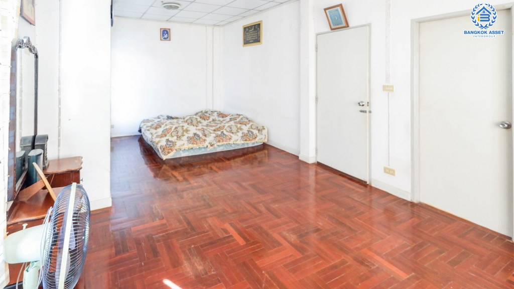 *****ทาวน์เฮ้าส์มือสองย่านนนทบุรี ม.บุศรินทร์ บ้านกล้วย-ไทรน้อย หลังมุม! คุณภาพระดับแบรด์ L&H บนเนื้อที่กว้างสุดในโครงการมากถึง 46.9 ตร.ว. ฟังก์ชัน 3 ห้องนอน 2 ห้องน้ำ ตอบโจทย์ทุกการอยู่อาศัย บนทำเลคุณภาพ! ใกล้เซ็นทรัลเวสต์เกต และรถไฟฟ้าสีม่วง "สถานีคลองบางไผ่"