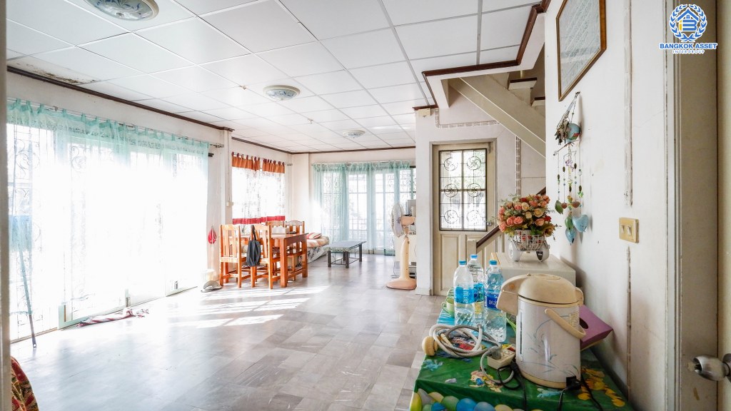 *****ทาวน์เฮ้าส์มือสองย่านนนทบุรี ม.บุศรินทร์ บ้านกล้วย-ไทรน้อย หลังมุม! คุณภาพระดับแบรด์ L&H บนเนื้อที่กว้างสุดในโครงการมากถึง 46.9 ตร.ว. ฟังก์ชัน 3 ห้องนอน 2 ห้องน้ำ ตอบโจทย์ทุกการอยู่อาศัย บนทำเลคุณภาพ! ใกล้เซ็นทรัลเวสต์เกต และรถไฟฟ้าสีม่วง "สถานีคลองบางไผ่"