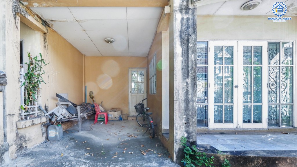 *****ทาวน์เฮ้าส์มือสองย่านนนทบุรี ม.บุศรินทร์ บ้านกล้วย-ไทรน้อย หลังมุม! คุณภาพระดับแบรด์ L&H บนเนื้อที่กว้างสุดในโครงการมากถึง 46.9 ตร.ว. ฟังก์ชัน 3 ห้องนอน 2 ห้องน้ำ ตอบโจทย์ทุกการอยู่อาศัย บนทำเลคุณภาพ! ใกล้เซ็นทรัลเวสต์เกต และรถไฟฟ้าสีม่วง "สถานีคลองบางไผ่"