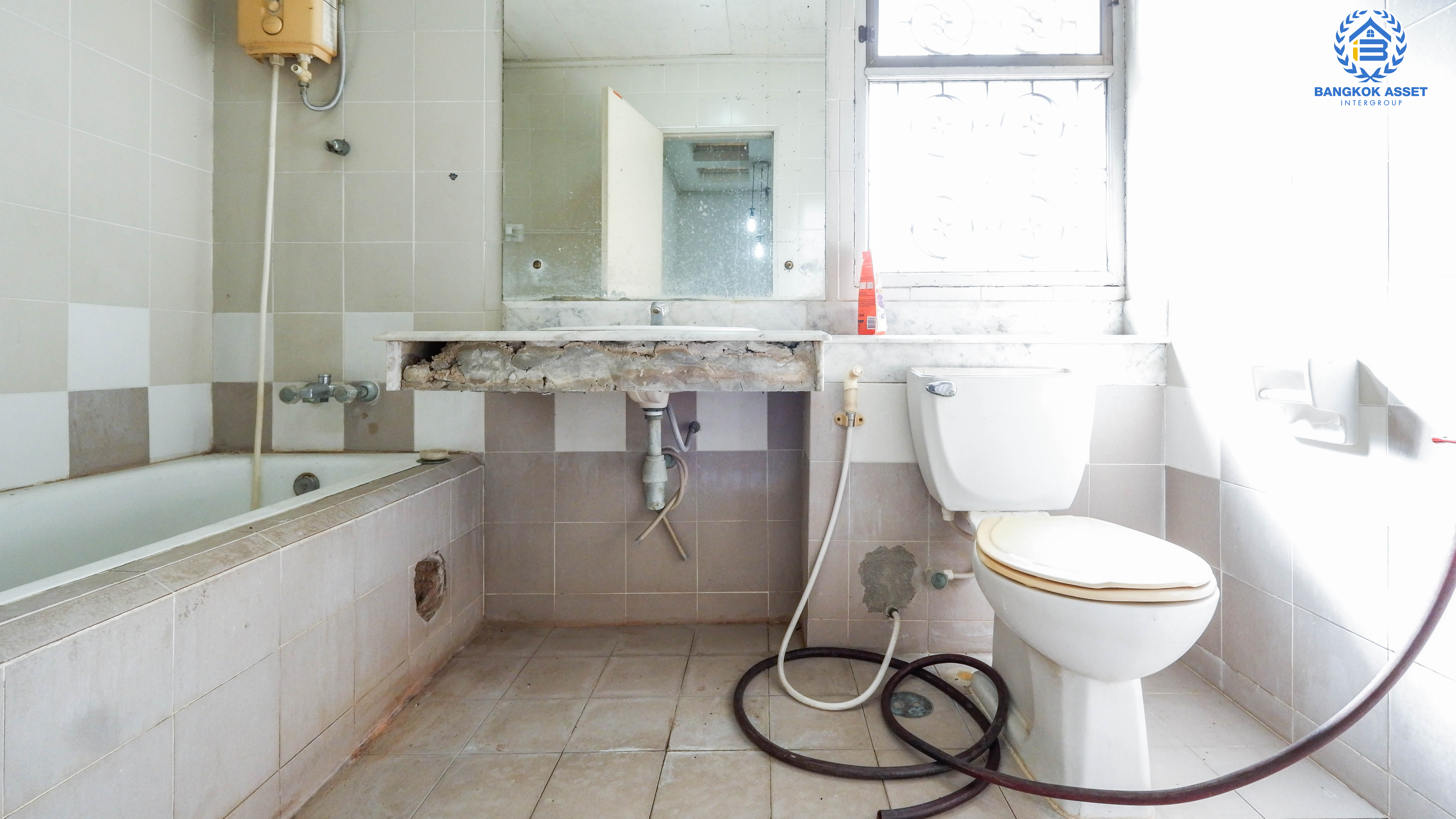 *****ทาวน์เฮ้าส์มือสองย่านนนทบุรี ม.บุศรินทร์ บ้านกล้วย-ไทรน้อย หลังมุม! คุณภาพระดับแบรด์ L&H บนเนื้อที่กว้างสุดในโครงการมากถึง 46.9 ตร.ว. ฟังก์ชัน 3 ห้องนอน 2 ห้องน้ำ ตอบโจทย์ทุกการอยู่อาศัย บนทำเลคุณภาพ! ใกล้เซ็นทรัลเวสต์เกต และรถไฟฟ้าสีม่วง "สถานีคลองบางไผ่"