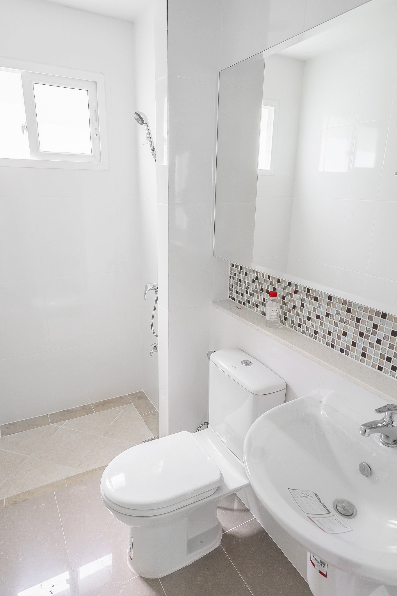 ******บ้านเดี่ยวมือสองนนทบุรี เนื้อที่ 84.1 ตร.ว. ม.เดอะเซ็นโทร รัตนาธิเบศร์ บ้านสวย หลังมุม! ถนนเมน จากแบรนด์ AP ใกล้ส่วนกลาง พื้นที่ใช้สอยกว่า 163 ตร.ม. 2 ที่จอดรถ ไม่เคยเข้าอยู่* บนทำเลสุดสะดวก เชื่อมต่อถ.ราชพฤกษ์ , กาญจนาภิเษก เพียง 4 นาทีถึงรถไฟฟ้าสถานี "บางพลู"