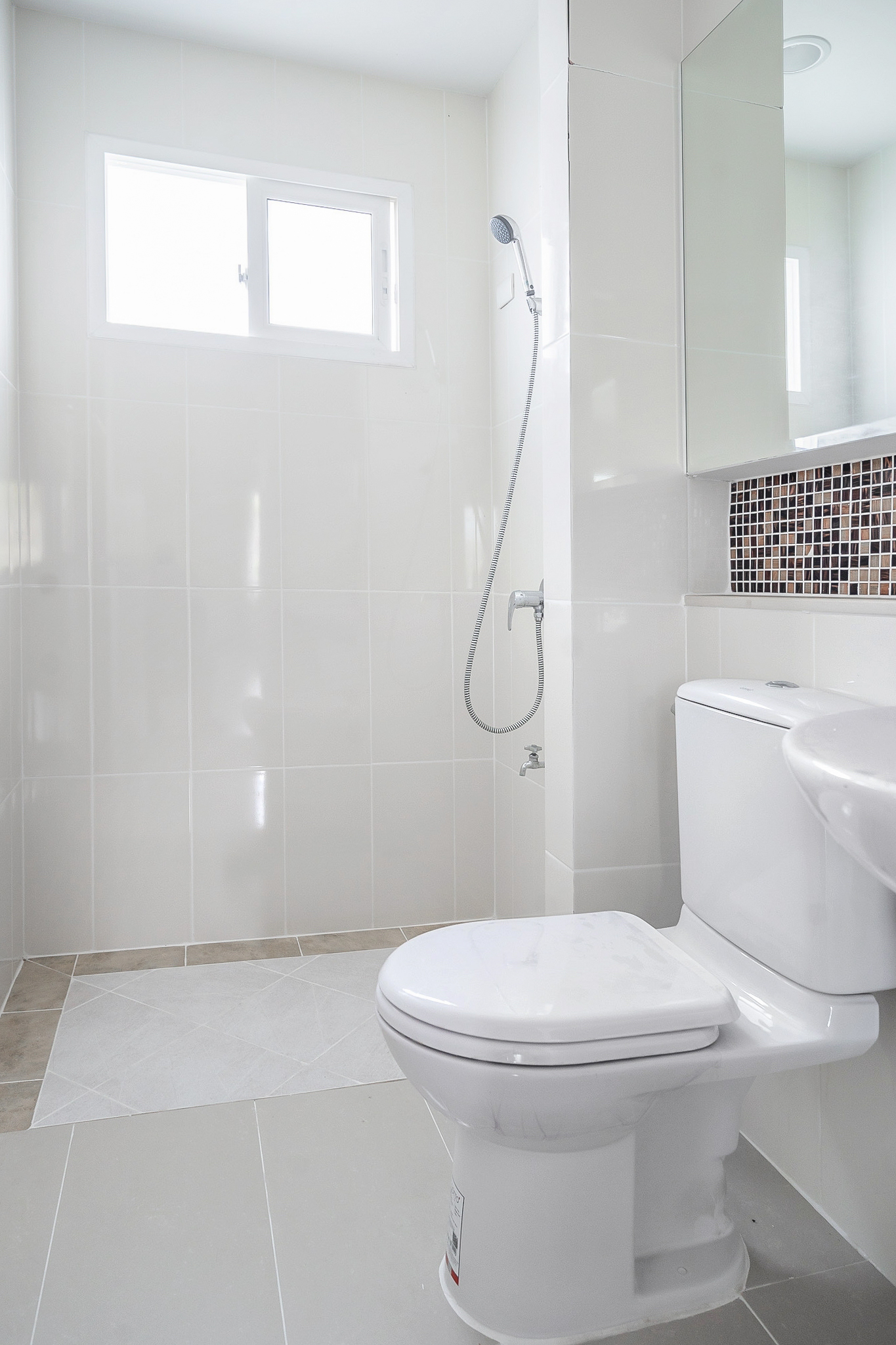 ******บ้านเดี่ยวมือสองนนทบุรี เนื้อที่ 84.1 ตร.ว. ม.เดอะเซ็นโทร รัตนาธิเบศร์ บ้านสวย หลังมุม! ถนนเมน จากแบรนด์ AP ใกล้ส่วนกลาง พื้นที่ใช้สอยกว่า 163 ตร.ม. 2 ที่จอดรถ ไม่เคยเข้าอยู่* บนทำเลสุดสะดวก เชื่อมต่อถ.ราชพฤกษ์ , กาญจนาภิเษก เพียง 4 นาทีถึงรถไฟฟ้าสถานี "บางพลู"