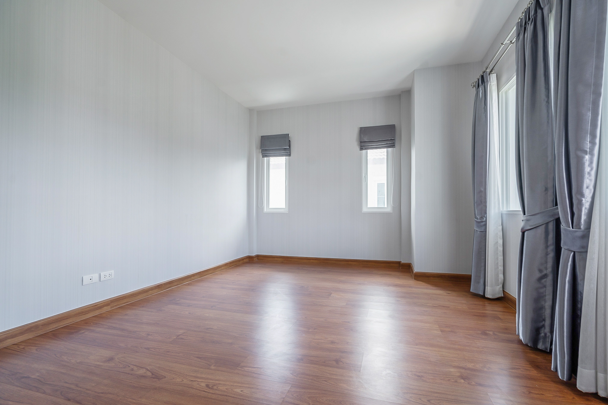 ******บ้านเดี่ยวมือสองนนทบุรี เนื้อที่ 84.1 ตร.ว. ม.เดอะเซ็นโทร รัตนาธิเบศร์ บ้านสวย หลังมุม! ถนนเมน จากแบรนด์ AP ใกล้ส่วนกลาง พื้นที่ใช้สอยกว่า 163 ตร.ม. 2 ที่จอดรถ ไม่เคยเข้าอยู่* บนทำเลสุดสะดวก เชื่อมต่อถ.ราชพฤกษ์ , กาญจนาภิเษก เพียง 4 นาทีถึงรถไฟฟ้าสถานี "บางพลู"