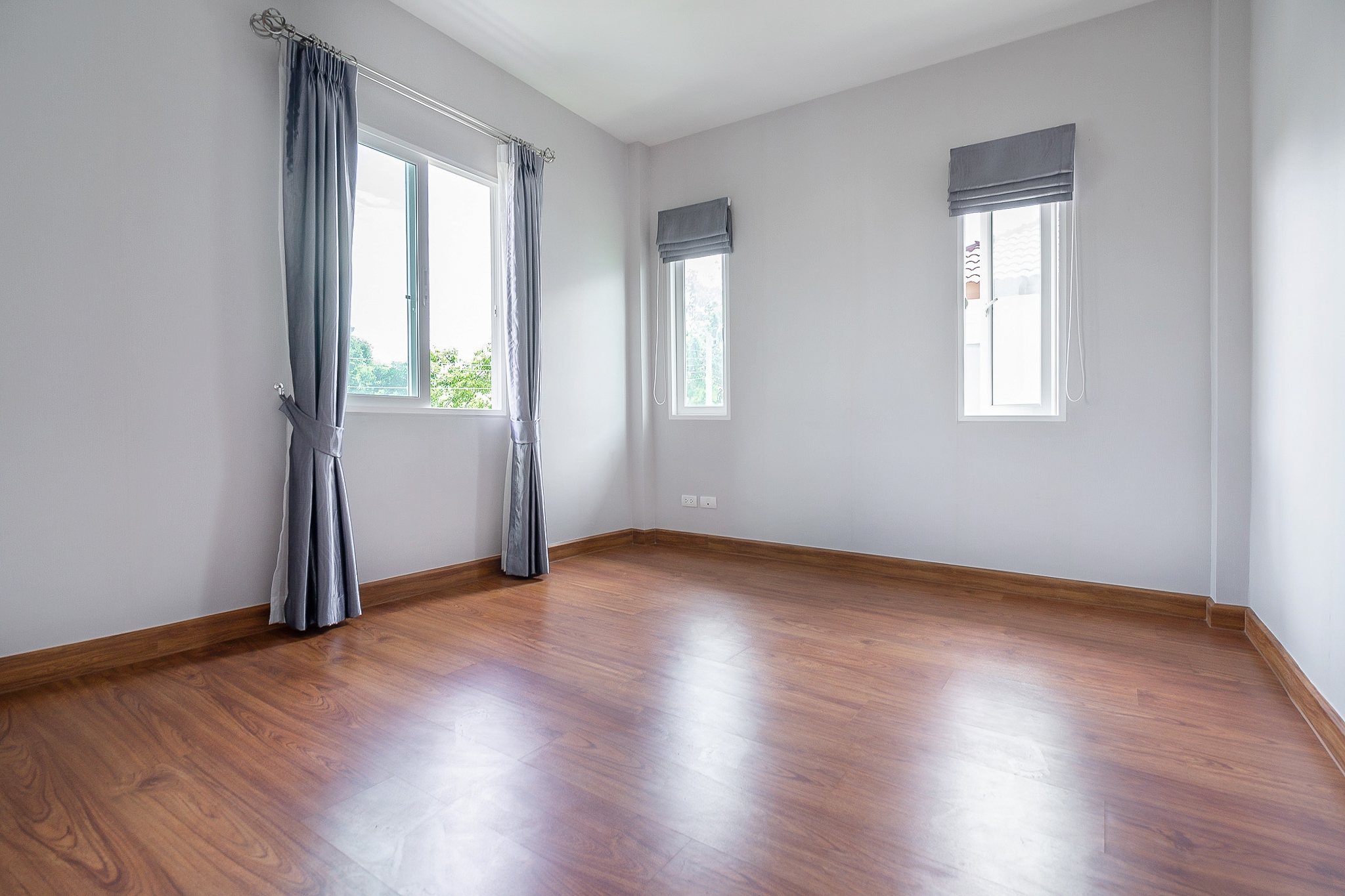 ******บ้านเดี่ยวมือสองนนทบุรี เนื้อที่ 84.1 ตร.ว. ม.เดอะเซ็นโทร รัตนาธิเบศร์ บ้านสวย หลังมุม! ถนนเมน จากแบรนด์ AP ใกล้ส่วนกลาง พื้นที่ใช้สอยกว่า 163 ตร.ม. 2 ที่จอดรถ ไม่เคยเข้าอยู่* บนทำเลสุดสะดวก เชื่อมต่อถ.ราชพฤกษ์ , กาญจนาภิเษก เพียง 4 นาทีถึงรถไฟฟ้าสถานี "บางพลู"