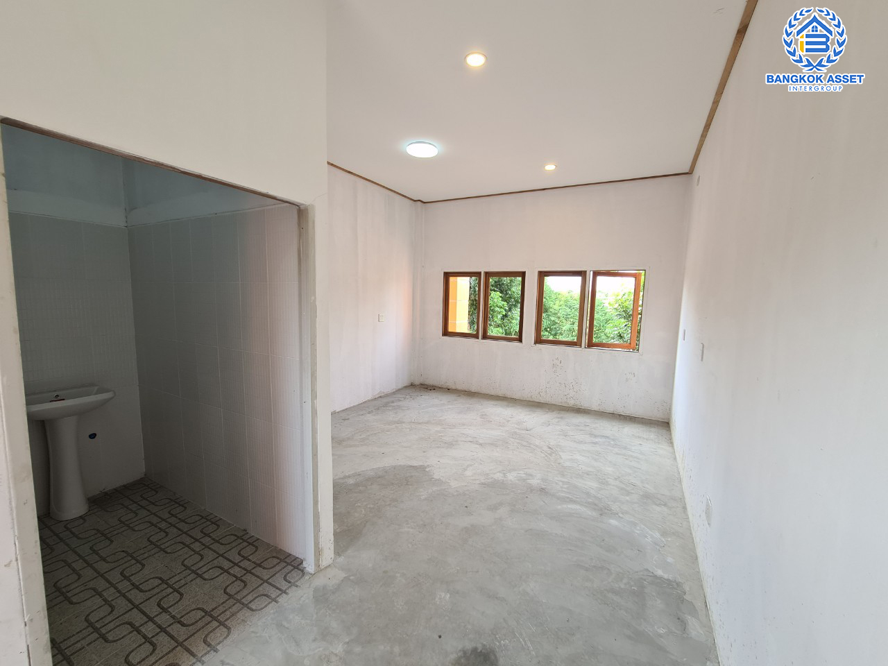 *****ที่ดินพร้อมสิ่งปลูกสร้าง (ศูนย์ดูแลคนชรา) ซ.วัดลาดปลาดุก เนื้อที่ขนาดใหญ่พิเศษ! 802.2 ตร.ว. พื้นที่ใช้สอยกว่า 1,000 ตร.ม. ฟังก์ชัน 4 ห้องนอน 5 ห้องน้ำ 2 ห้องนั่งเล่น พื้นที่กว้างสามารถจอดรถได้เยอะกว่า 10 คัน บนทำเลเดินทางสะดวก เชื่อมต่อ ถ.กาญจนาภิเษก ใกล้รถไฟฟ้าสายสีม่วง "สถานีคลองบางไผ่"