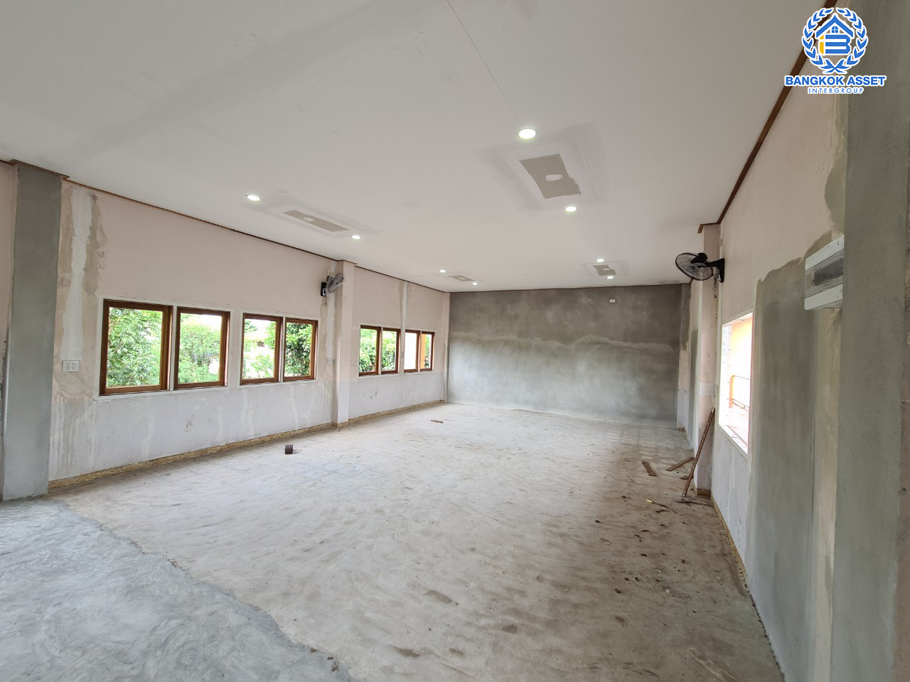 *****ที่ดินพร้อมสิ่งปลูกสร้าง (ศูนย์ดูแลคนชรา) ซ.วัดลาดปลาดุก เนื้อที่ขนาดใหญ่พิเศษ! 802.2 ตร.ว. พื้นที่ใช้สอยกว่า 1,000 ตร.ม. ฟังก์ชัน 4 ห้องนอน 5 ห้องน้ำ 2 ห้องนั่งเล่น พื้นที่กว้างสามารถจอดรถได้เยอะกว่า 10 คัน บนทำเลเดินทางสะดวก เชื่อมต่อ ถ.กาญจนาภิเษก ใกล้รถไฟฟ้าสายสีม่วง "สถานีคลองบางไผ่"